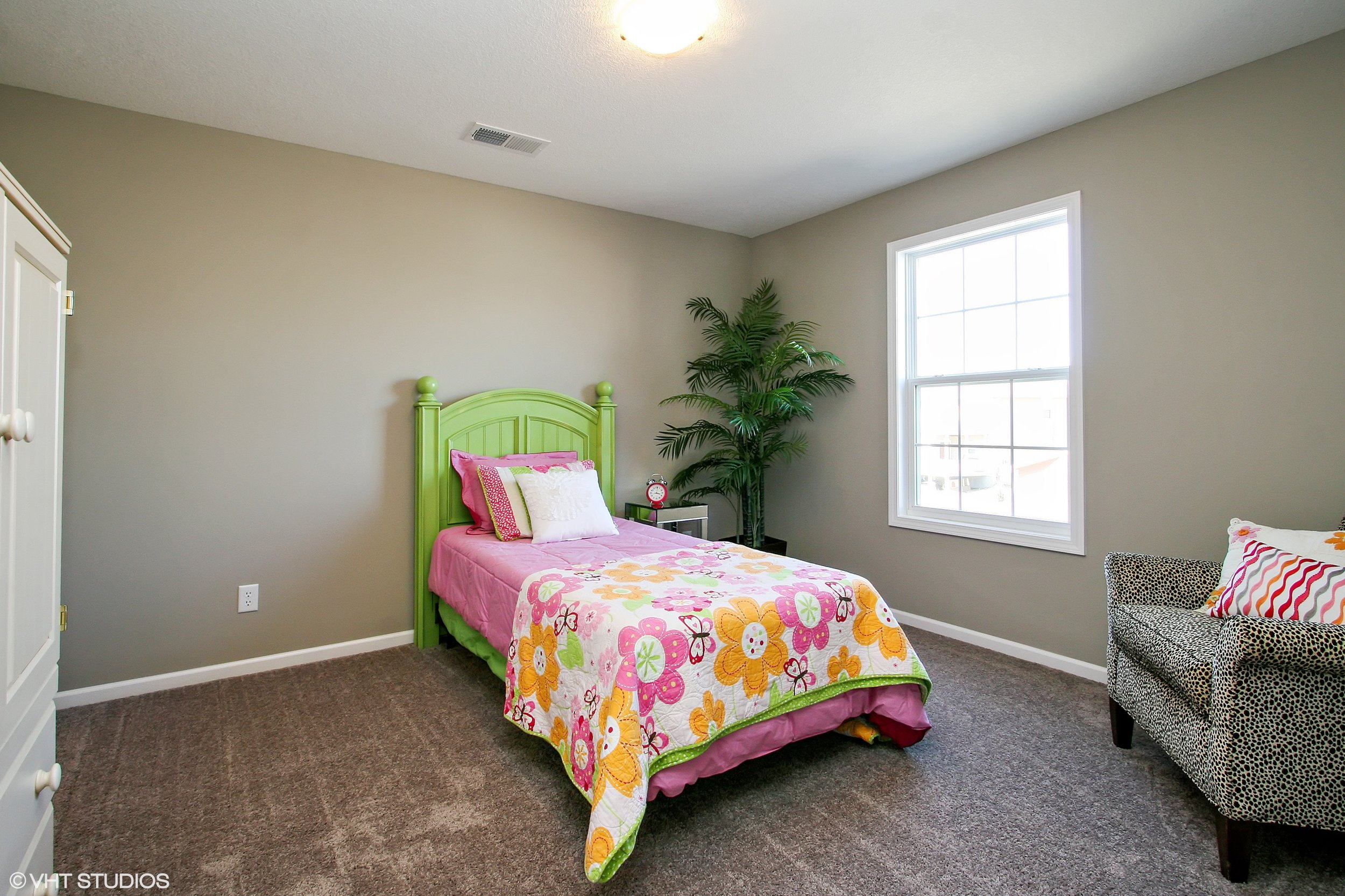 16_912SWRedbuckCir_153_2ndBedroom_HiRes.jpg