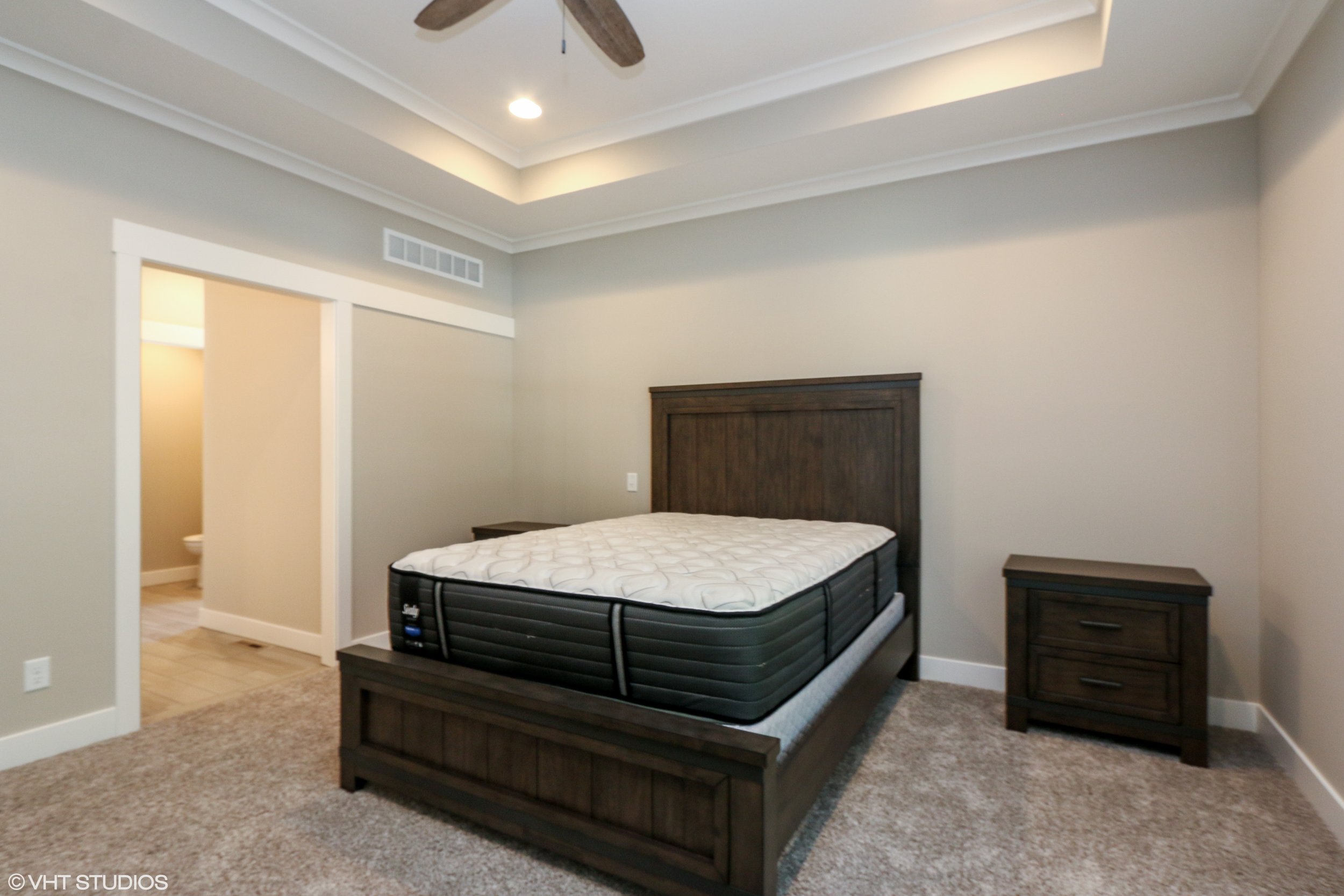 13_207SE4thSt_178_MasterBedroom_HiRes.jpg