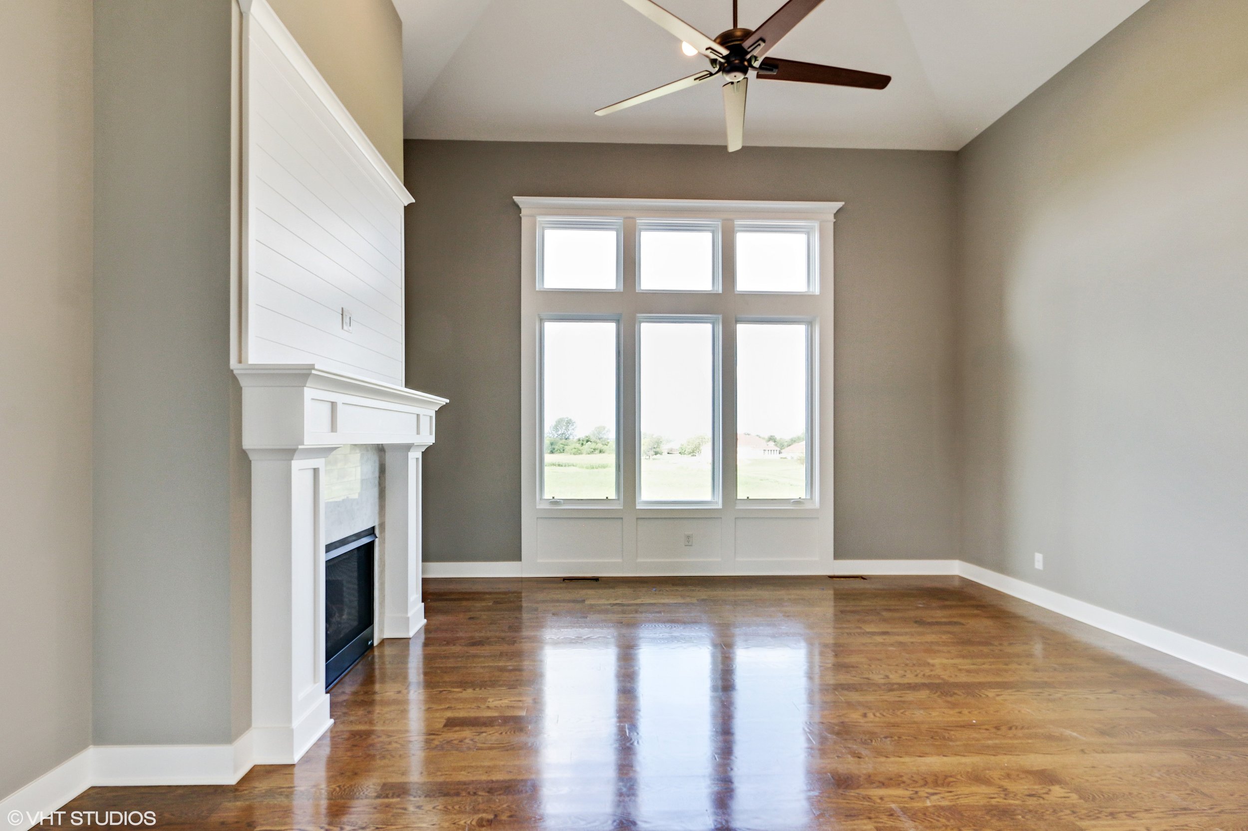 15_10306StonehausDrive_14_MasterBedroom_HiRes.jpg