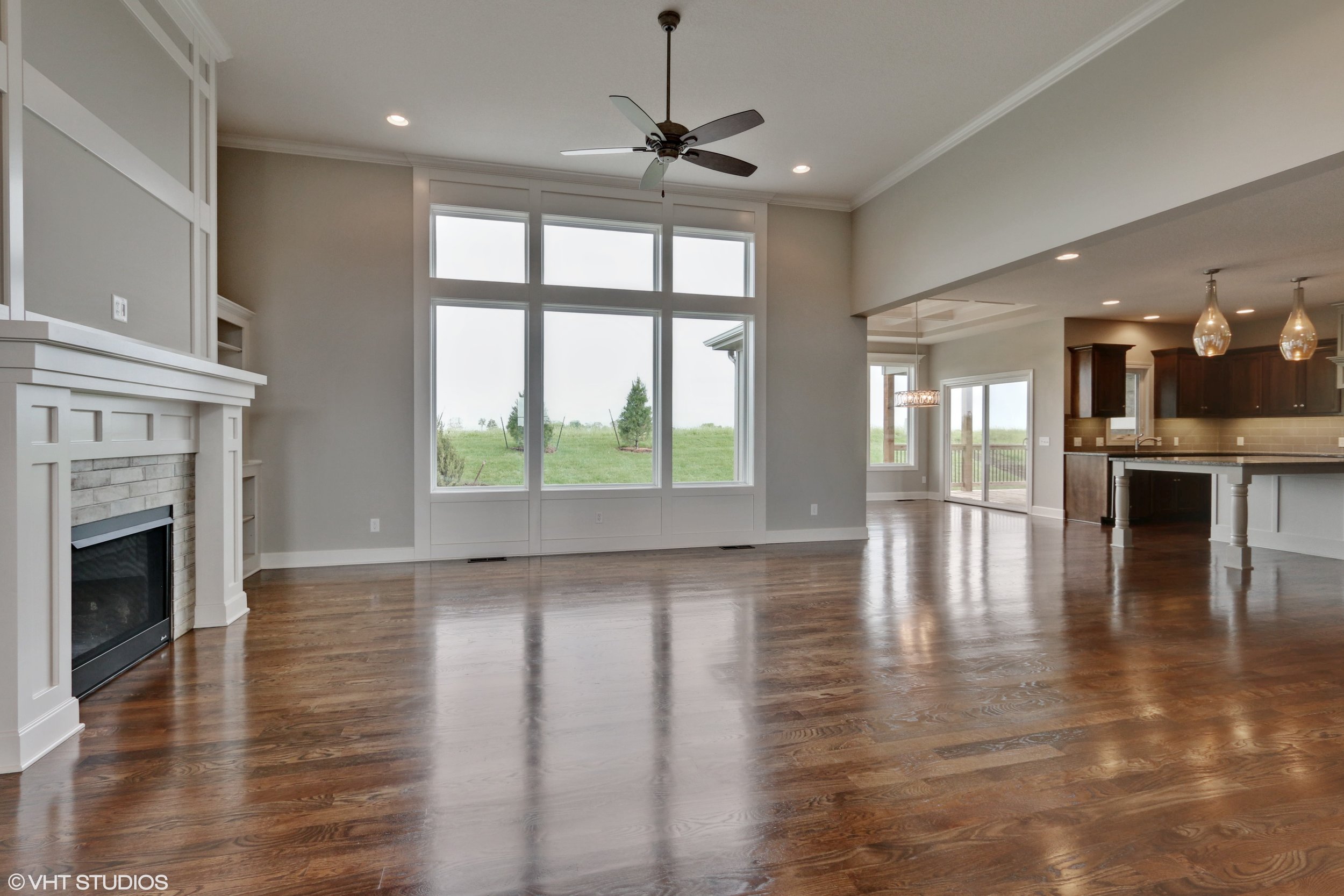 09_190SWRooseveltRidge_91_KitchenLivingRoom_HiRes.jpg