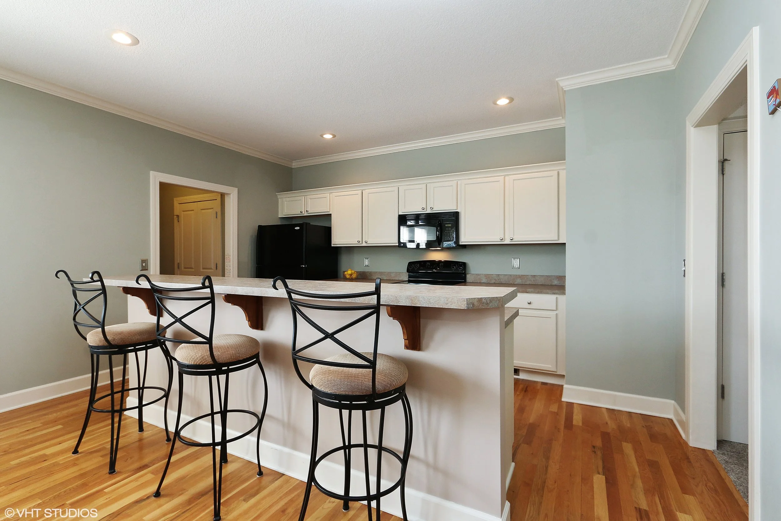 10_3336SWArena_191_KitchenBreakfastRoom_HiRes.jpg