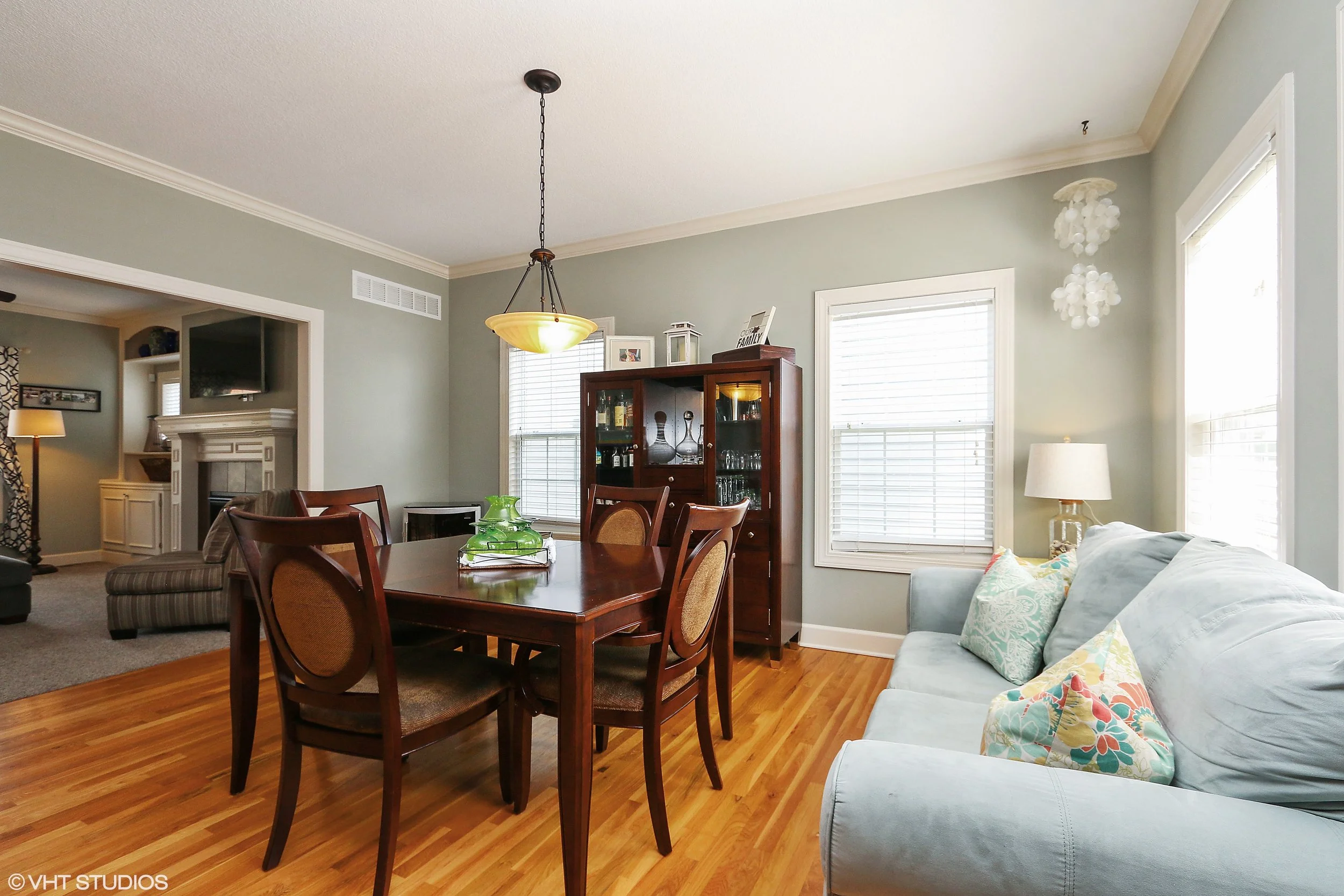 11_3336SWArena_2_DiningRoom_HiRes.jpg