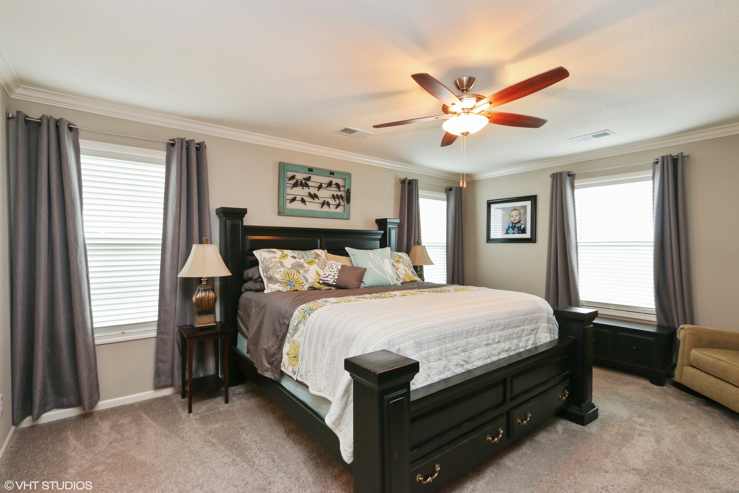 13_3304SWArenaSteet_14_MasterBedroom_HiRes.jpg