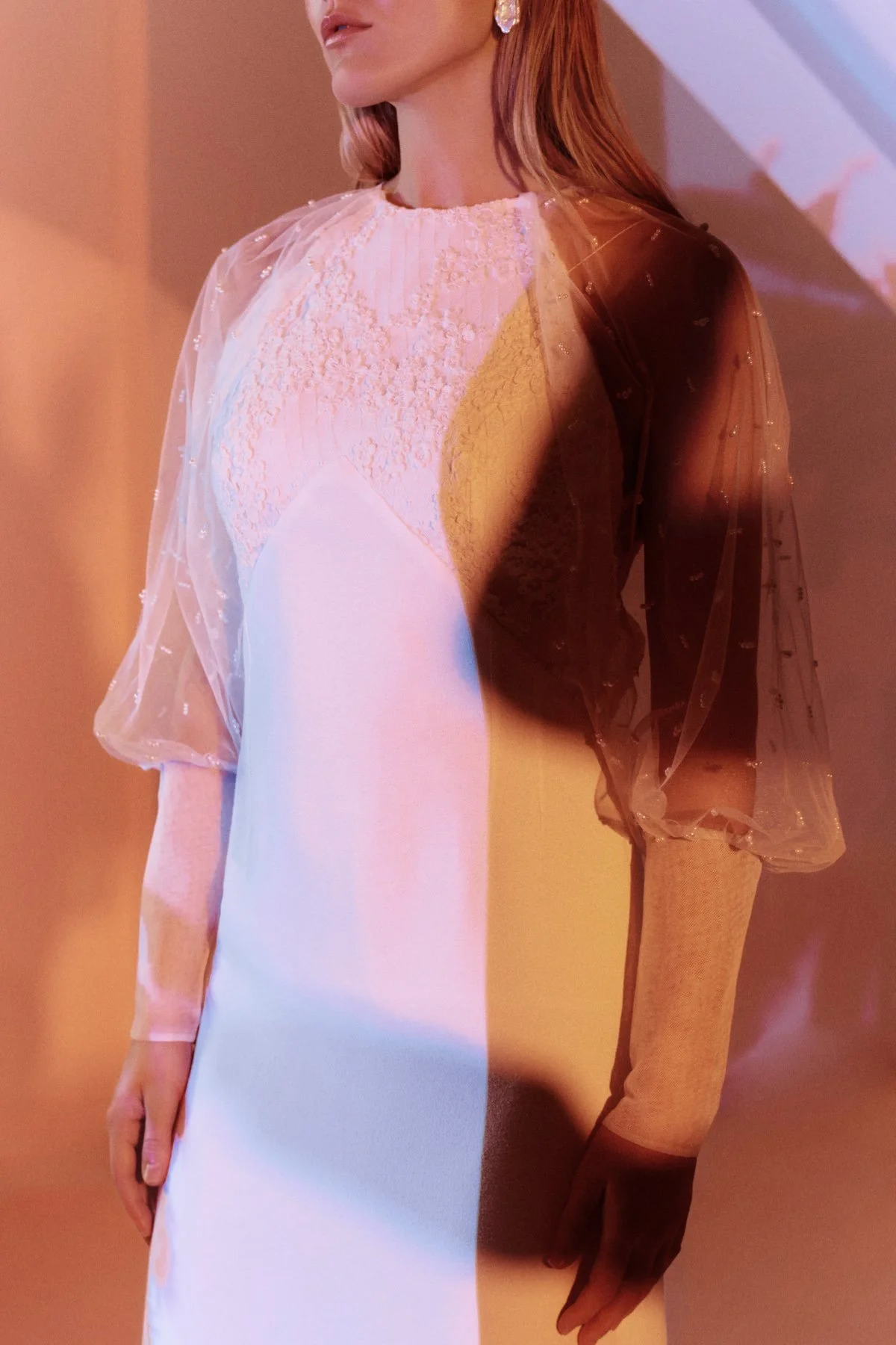 10:ines-jurk-earrings-14-eva-janssens-bridal-cestmoi-trouwjurk-2023-web-.008.jpeg