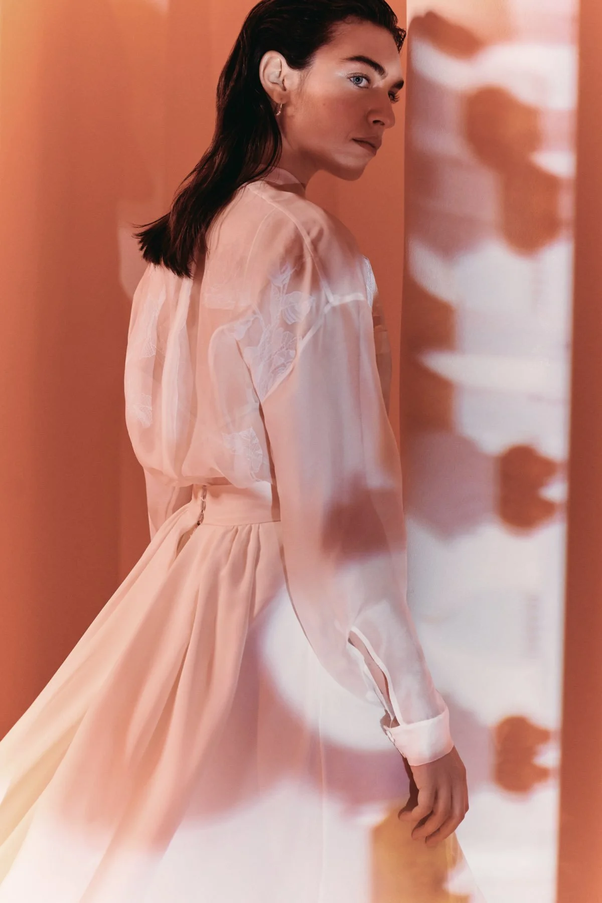 11:12:yasmin-rok-arianne-bloes-magali-bodywarmer-eva-janssens-bridal-cestmoi-trouwjurk-2023-web-.004.jpeg