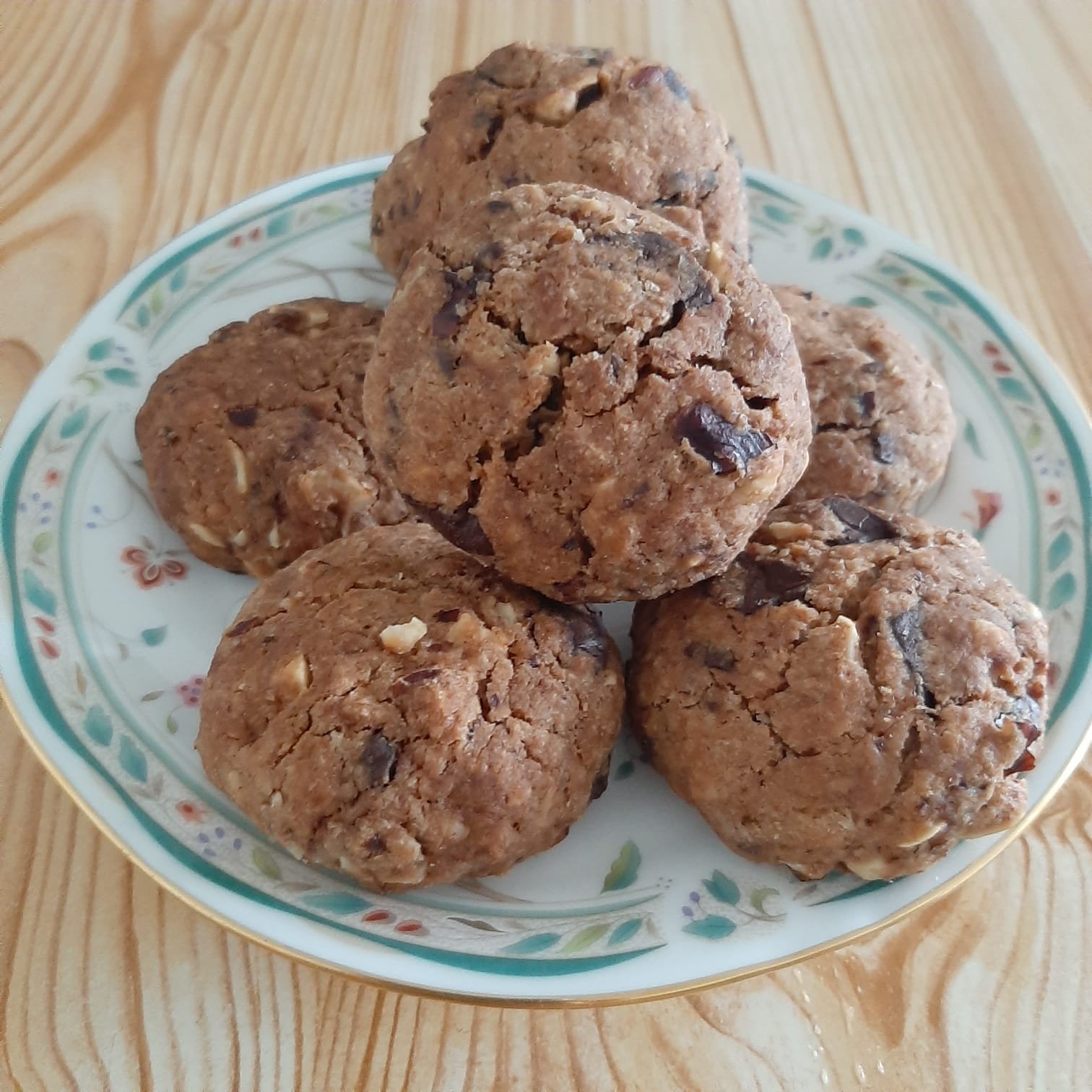 Chocolate Nut Cookies