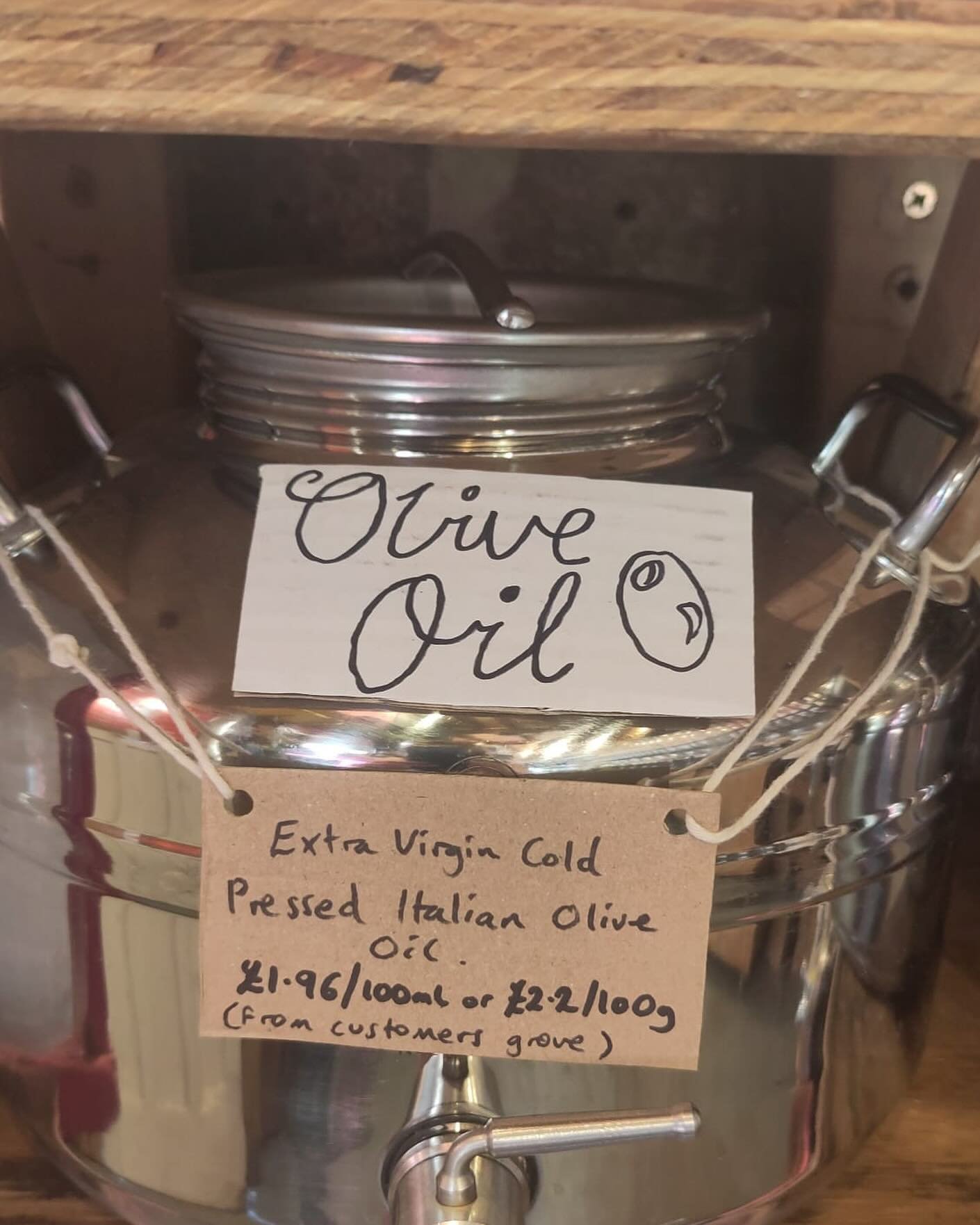 We have a new olive oil option from Italy. Made from olives on the land around a very small family run guest house in Ostuni.
Has passed the Get Loose values test! Plus tastes delicious.
Check them out @villa_ninetta_ostuni
#oliveoil #sustainable