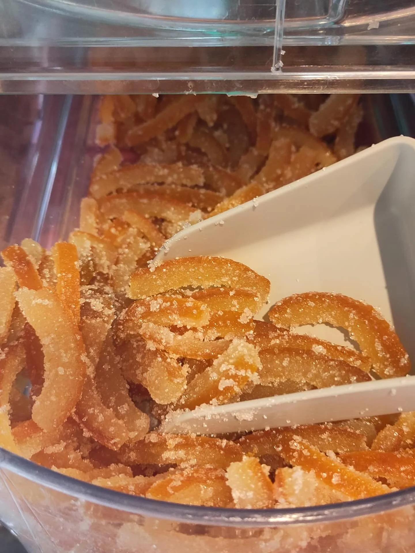 New product, candied orange peel for baking and snacking needs.
#candiedorange #organic #organicfood #candiedorangepeel #refill #refillfood #bulkshopping #bulkfood #bringyourowncontainers #hackneycityfarm #lovelocal #shoplocal #lovehackney