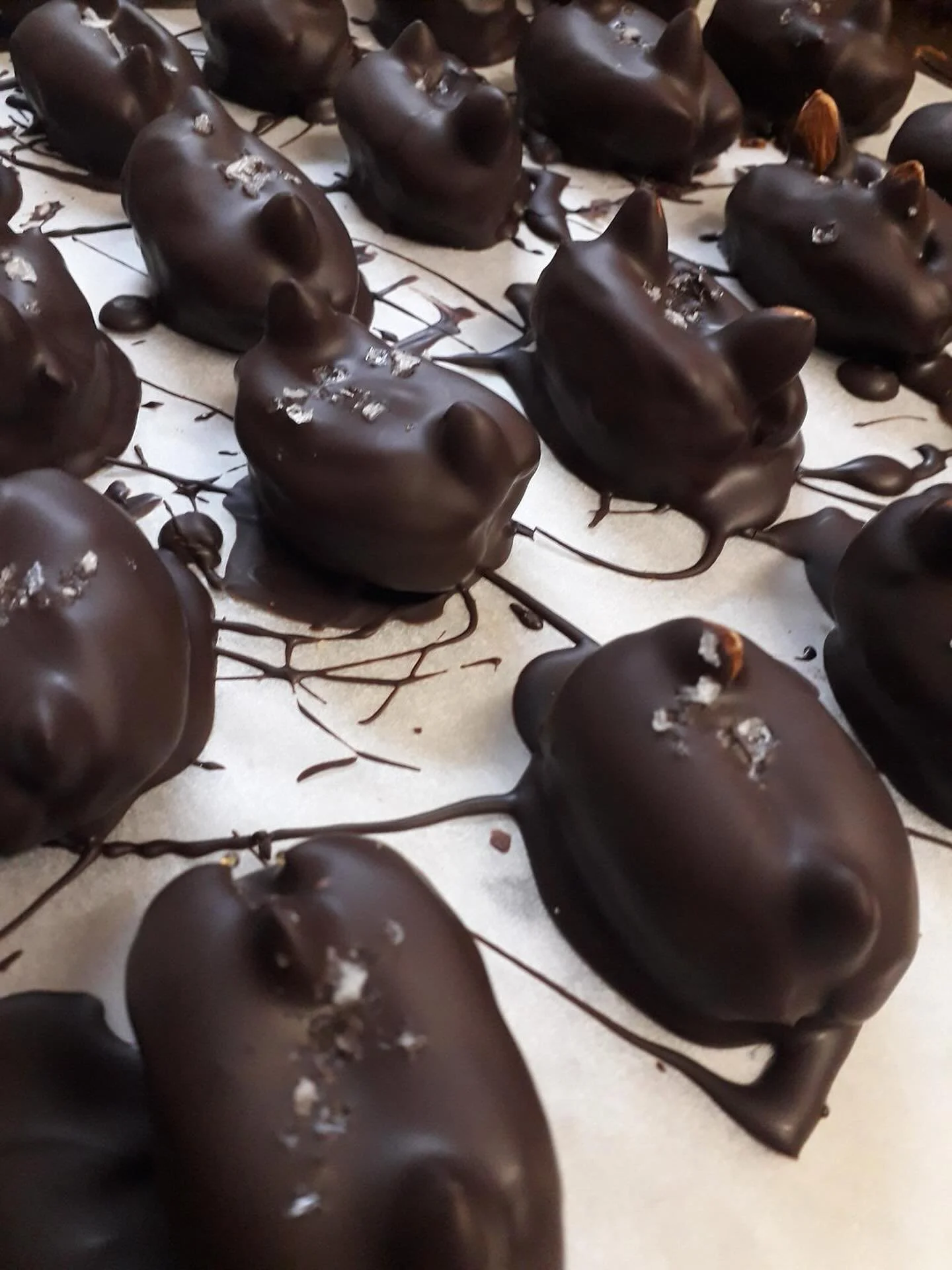 Want to know why we choose some of our brands? We have a range of producer spotlights giving you all the info.
This week it’s the turn of @nikobchocolates based in Clapton and masterminded by Anthony. Previously an aerospace engineer, it expl