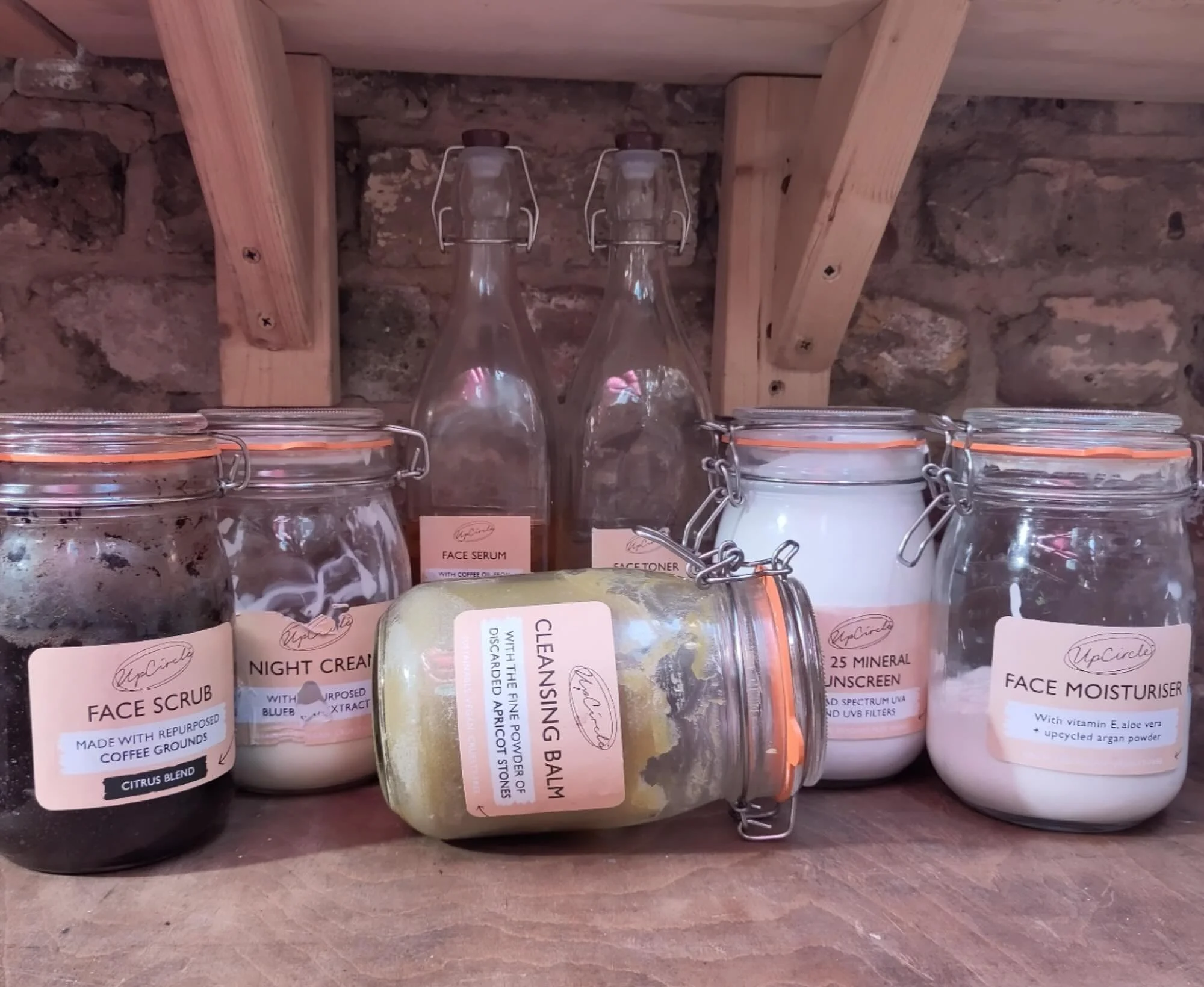 Looking to reduce your chemical load in the bathroom? 

The @upcirclebeauty skin care range is natural, includes ingredients that would have been wasted by another industry and certified organic. 

The perfect swap as you finish your current products