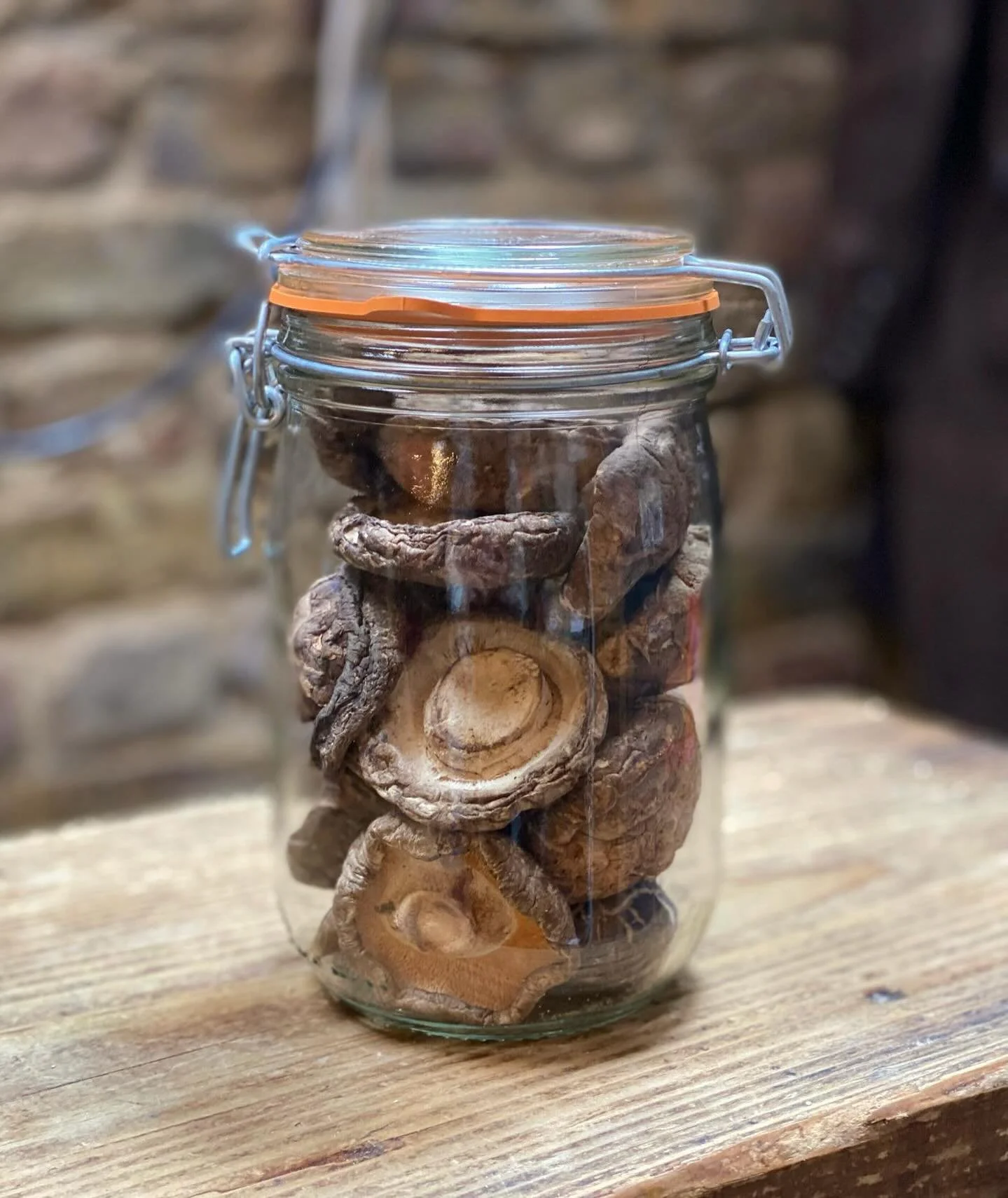 Did you know we sell loose dried shiitake and porcini mushrooms?
Perfect for autumnal recipes, such as our Tacos, or maybe a risotto, casserole, soup, or stew.
See link in bio 👆
#porchinimushrooms #shitakemushroom #organicmushrooms #mushroomreci