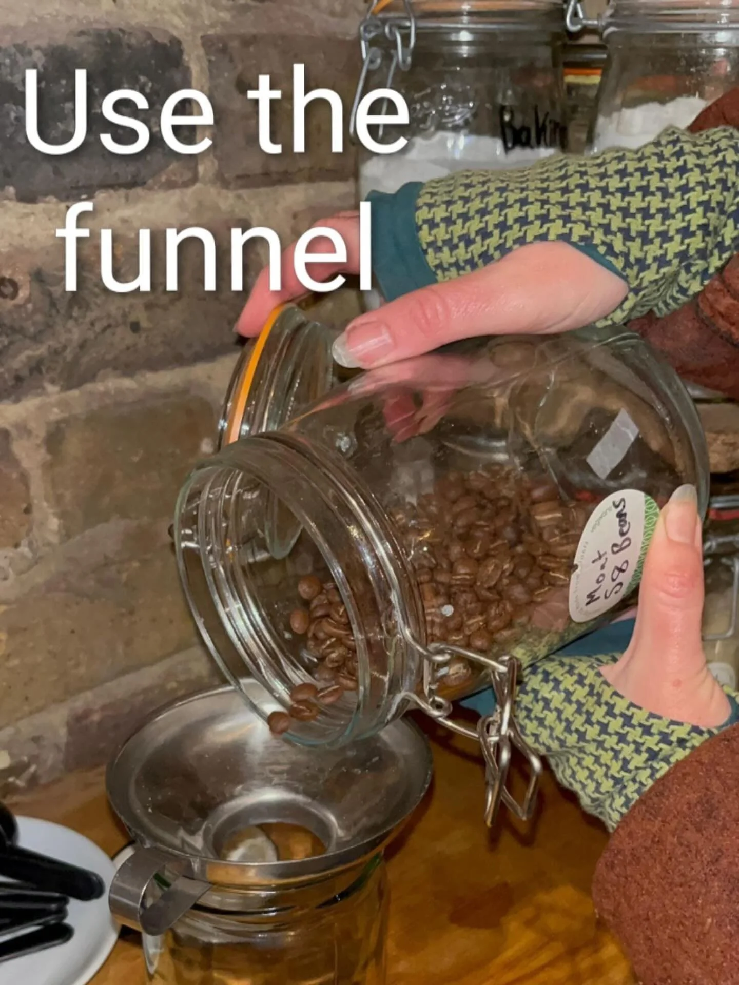 We have a range of loose tea and coffee. 
From @mont58coffee beans and cafeti&egrave;re grind, to camomile and rooibos.
If you bring your own jar, please make sure it is weighed with the lid on.
Fill up gently using the funnel to reduce spills.
If fi