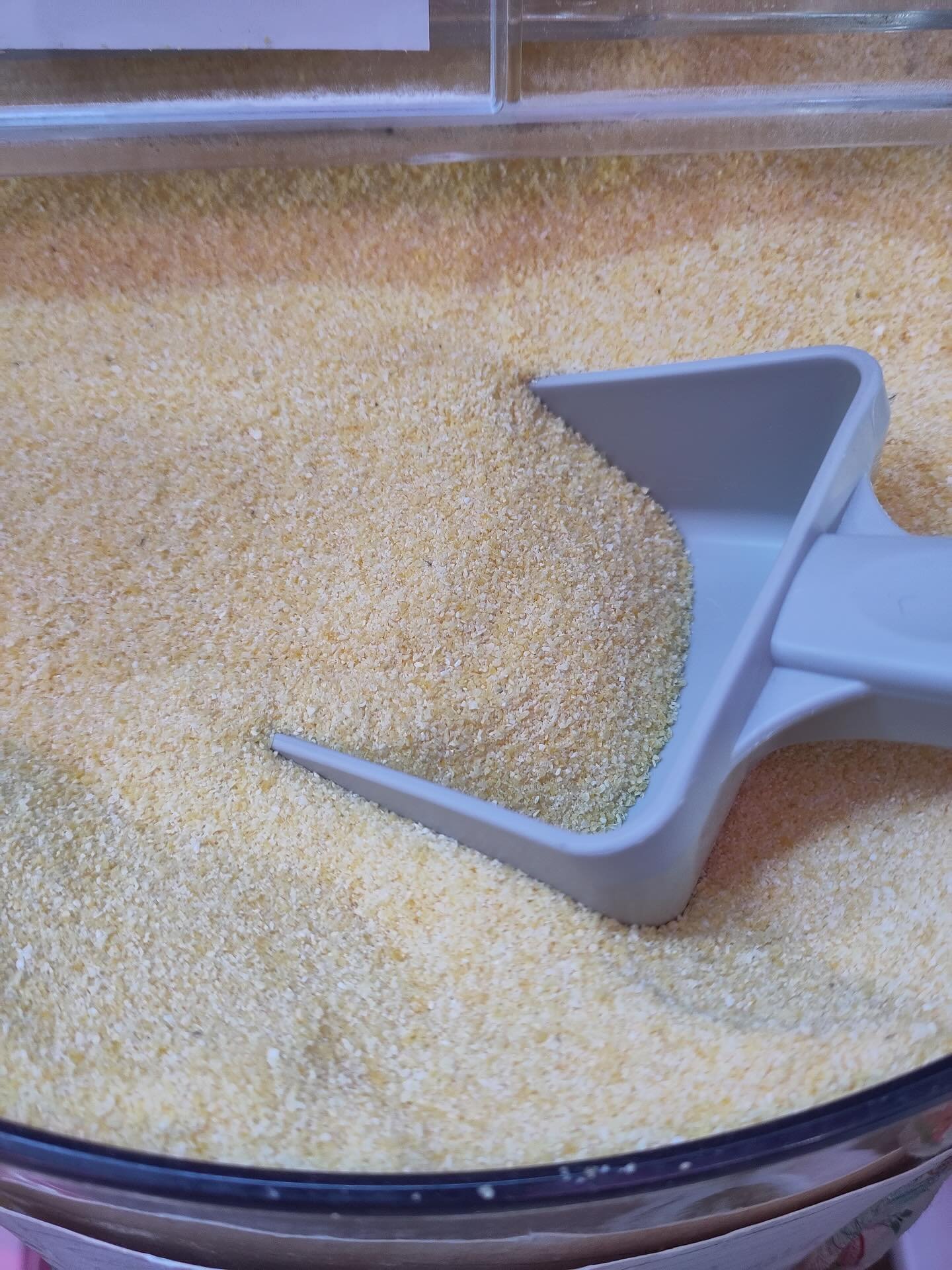 Don&rsquo;t forget about me! This week loose polenta. 
Made from yellow maize this versatile cereal is traditionally found in Italian cuisine savoury dishes, but nowadays can be found in sweet treats too.

A great way to mix up the carbs on your plat