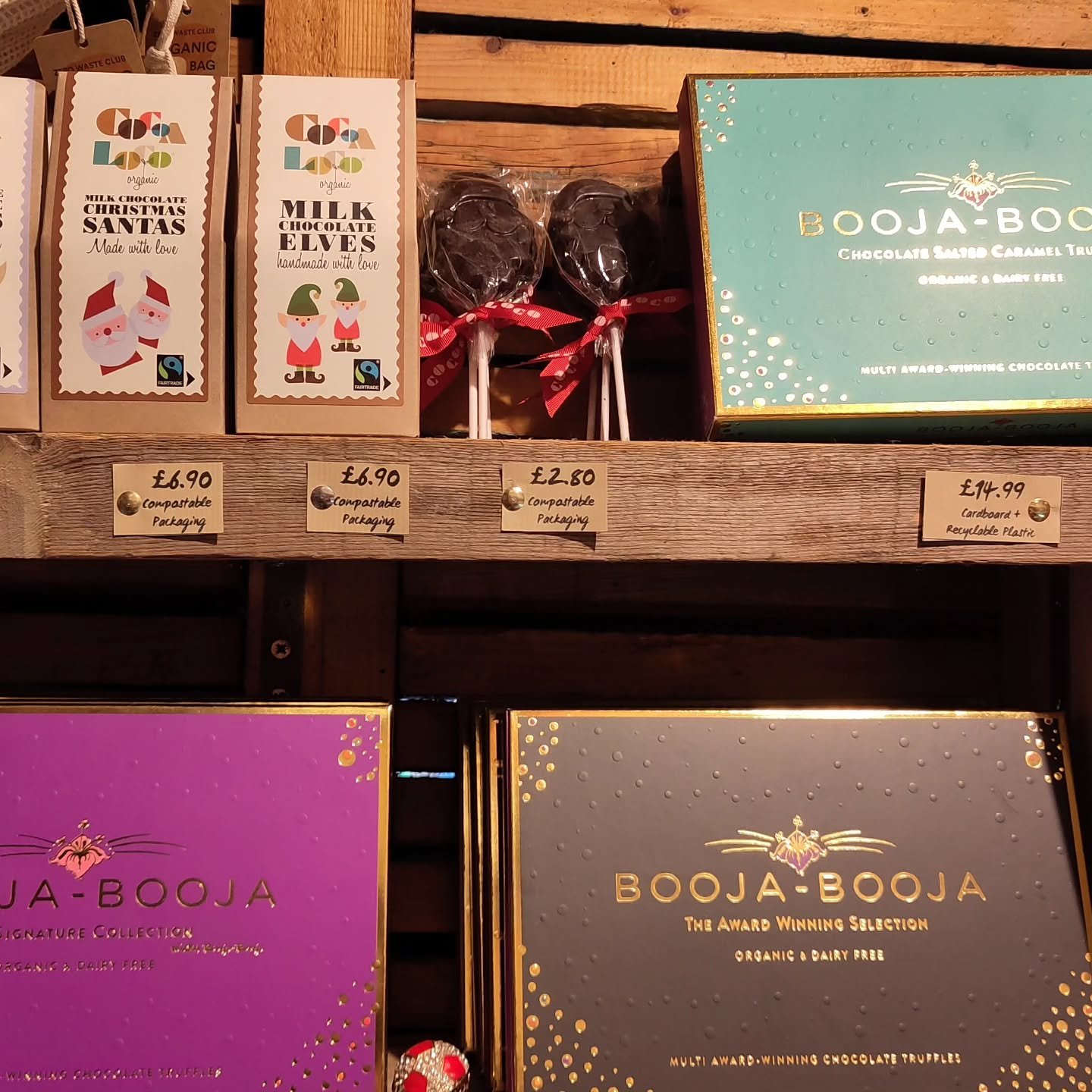 We have new shelves! 
Both sides of the till. Containing some exciting new products and a much better spot for our fabulous @upcirclebeauty skin care range.

#christmasproducts
#christmasgifts
#seasonalproducts #organicskincare #organicfoodstore #org