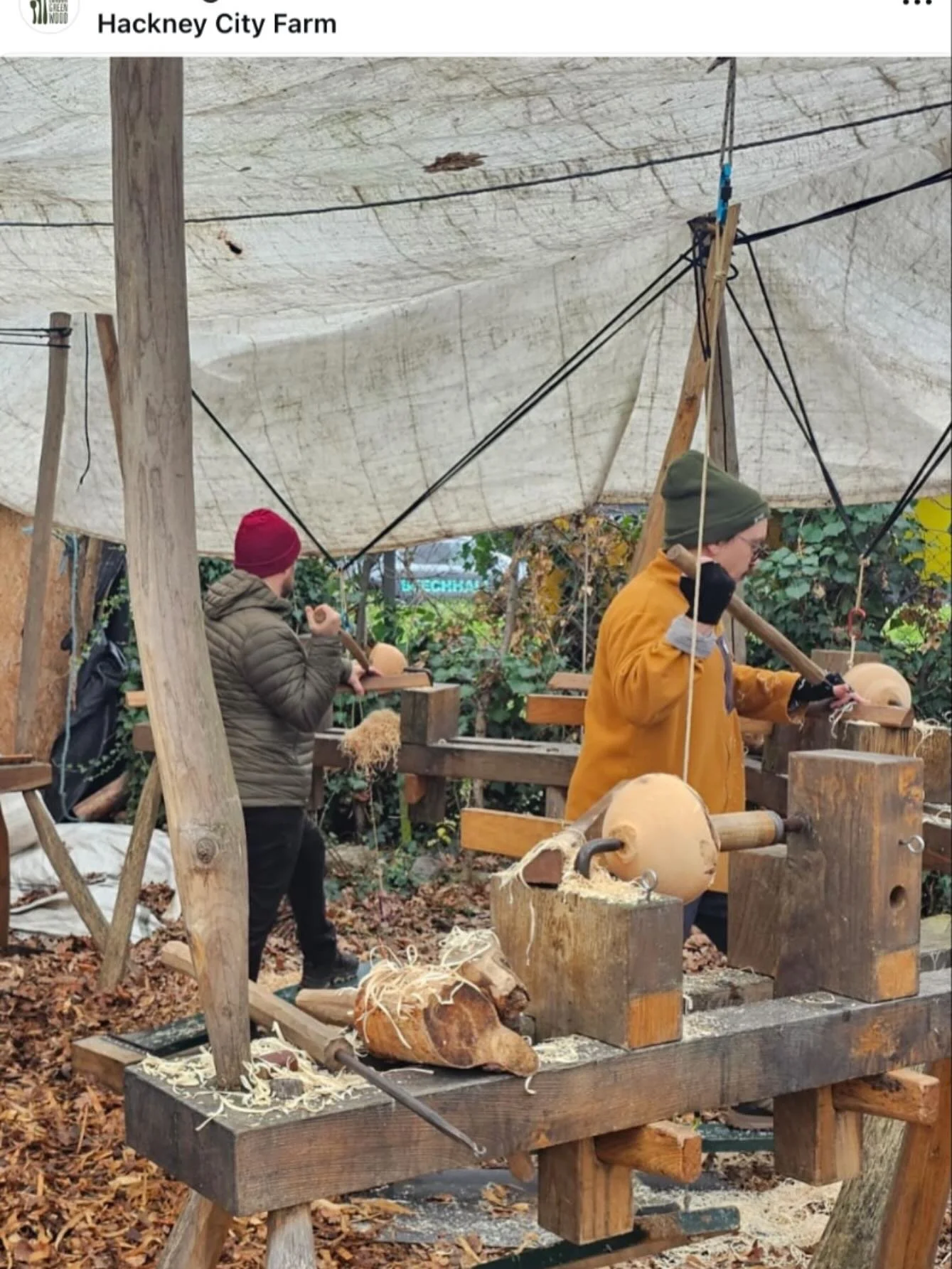 Looking to try something new, or learn a new skill in 2026? 
@londongreenwood run a range of wood based courses from our home @hackneycityfarm_official 
Check out the link in our bio, or theirs! 
Pop into Get Loose for course snacks, or to pick up di