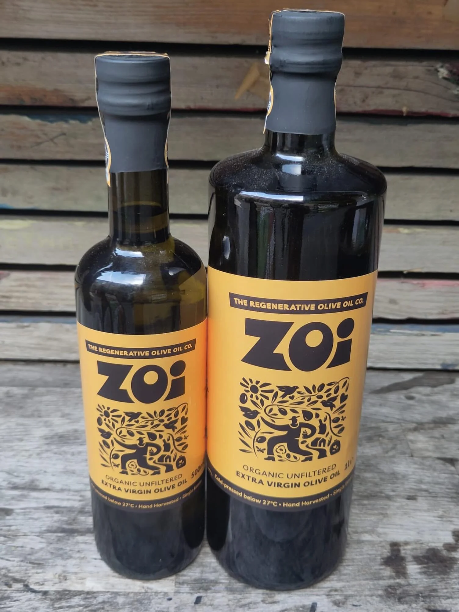 We have new @zoioliveoil olive options;

🫒Loose organic, bring your own bottle, or use one from the bottle bank. 

🍾Two sizes of organic pre filled, great for gifting, or getting a branded bottle to refill.

Note the original loose oil is regenerat