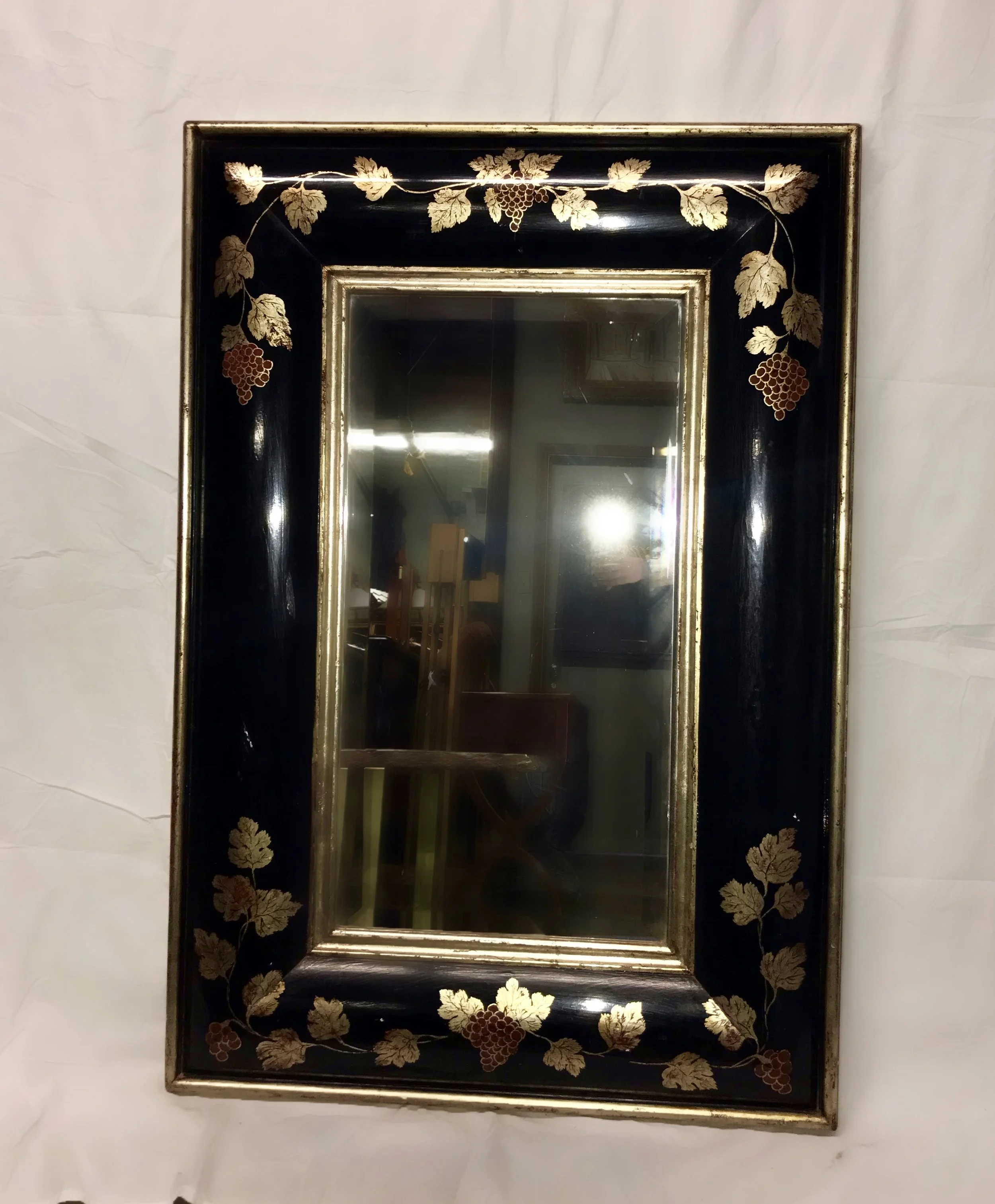 Convex Chinoiserie Frame &amp; Mirror Grapes Decoration