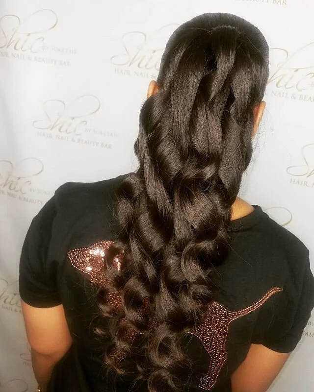 Bundles for your ponytail. Get with the wave purchase your @naturallyshichair bundles you will be pleased. #weave #bundles #thenweft #naturalweave #ponytail.