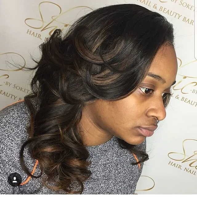 Naturallyshichair 16&quot; medium wave which was blown and curl into this layerd style. Hairstylist @stylezbyflo custom colored bundles to fit her natural skin tone. @naturallyshic @shicbysoketah #shicbk #fullinstall #customcolor.
