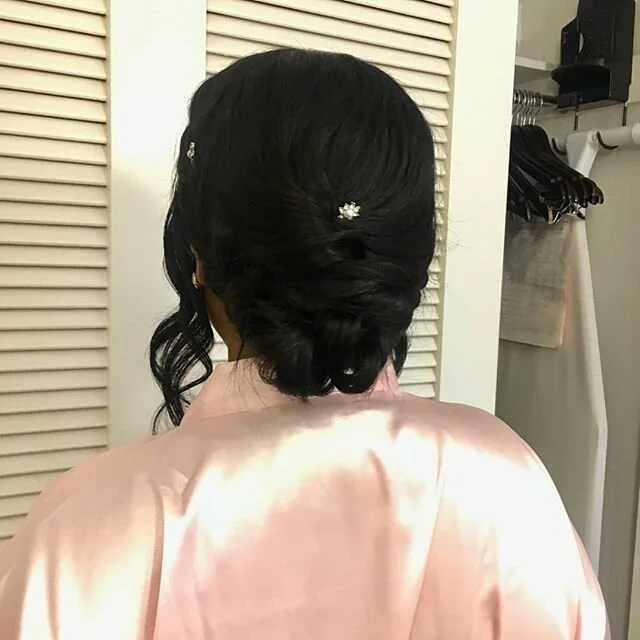 Wedding flow pinup. Credit to @naturallyshic bundles for the hair. #naturaltresses #bundles #weave #fullheadweave #weaveinstall #bestbundlesever.
