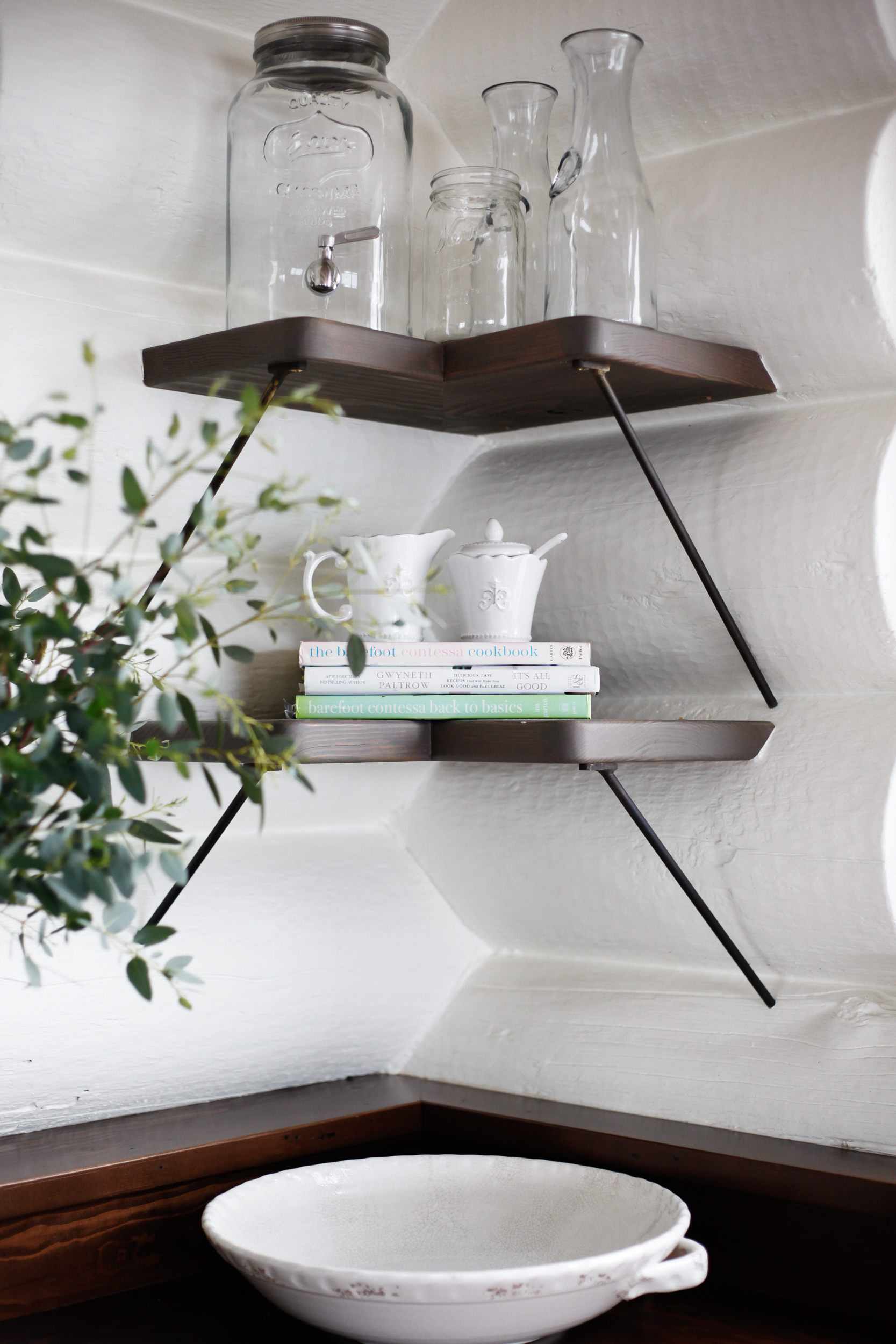 Open shelves in updated log cabin