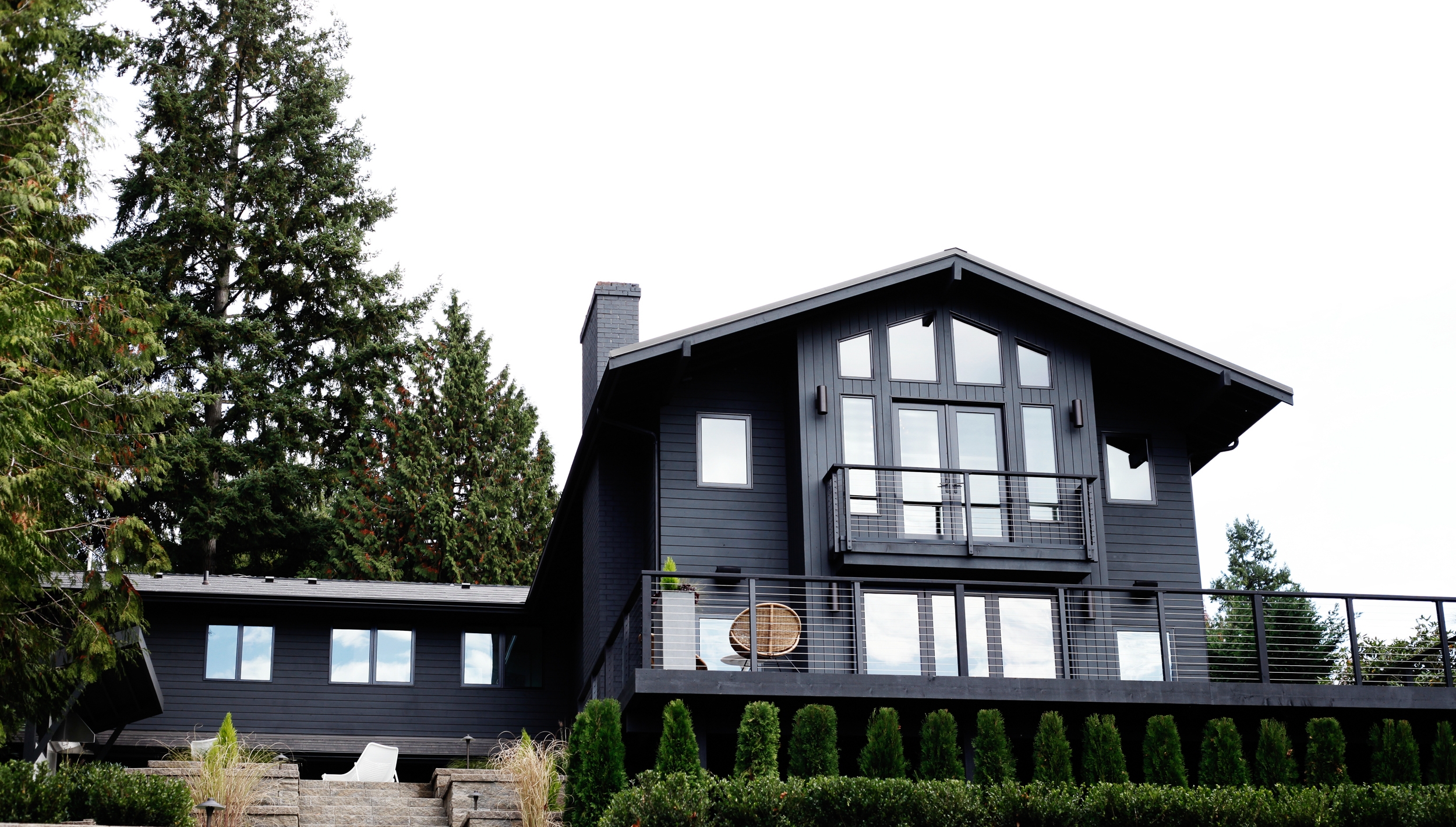 Sanders modern house jordache k. Блэк хаус нью йорк дом. Красивый черный дом. Барнхаус торсен. Черный дом.