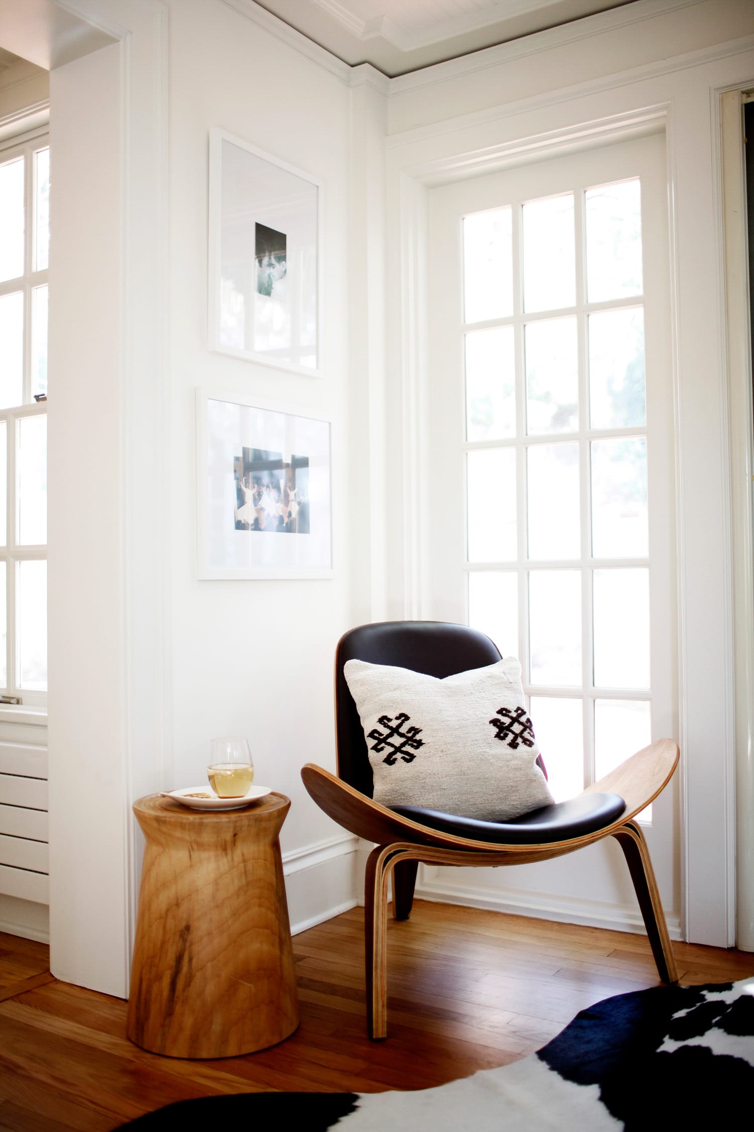 Dining room accent chair