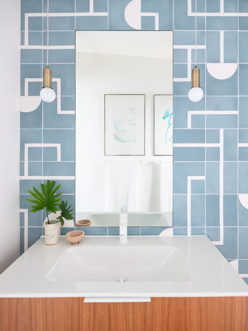 blue Moroccan tile bathroom backsplash