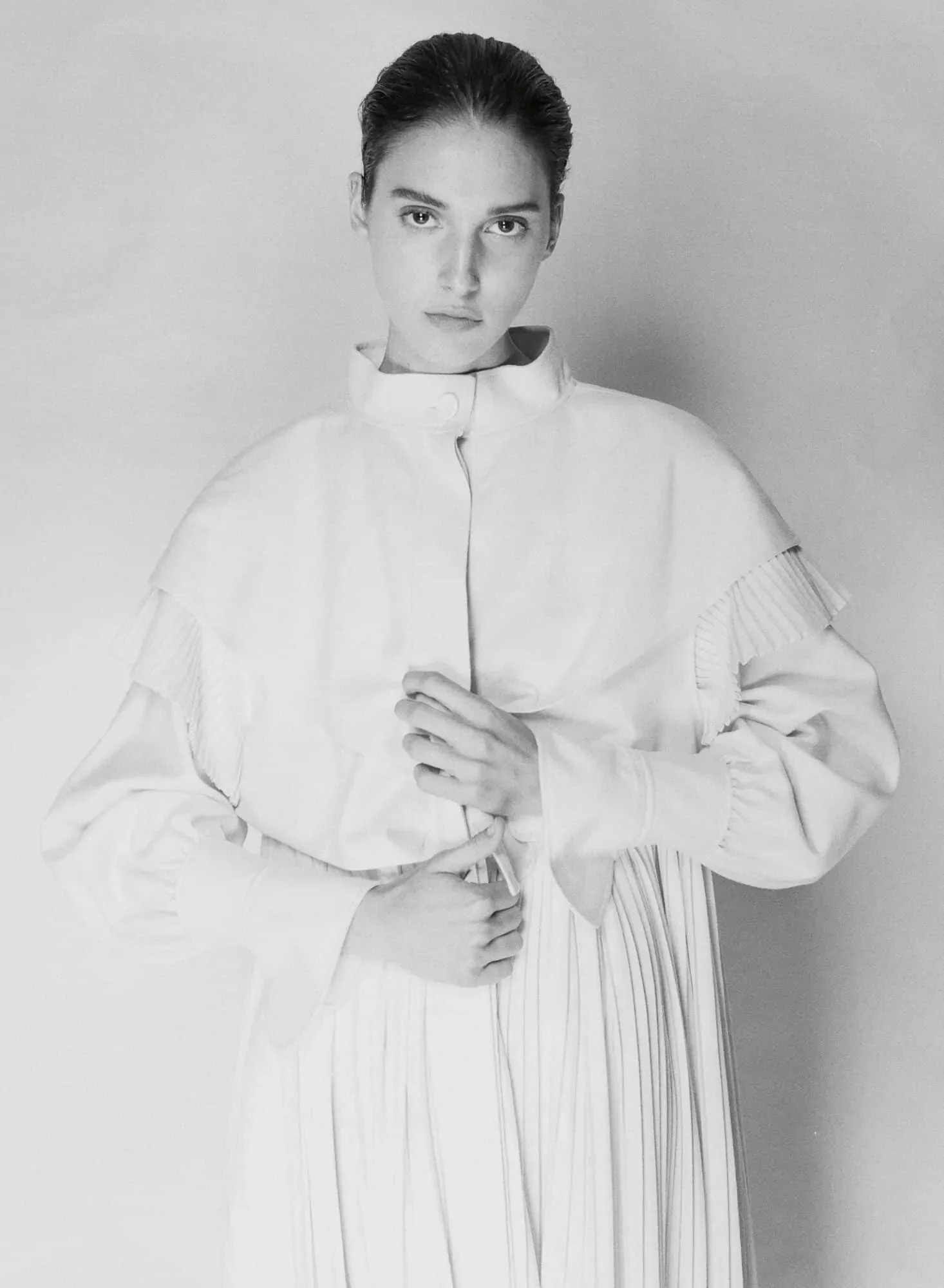 ROBERT-LINDHOLM-GABRIELLE-MARCECA-ADLENA-DIGNAM-YUKO-KAWASHIMA-MODEL_-RACHELLE-HARRIS-NEXT-PLEATED-WOOL-COAT_-CIRCA-1980_-DESERT-VINTAGE-1466x2000.jpg