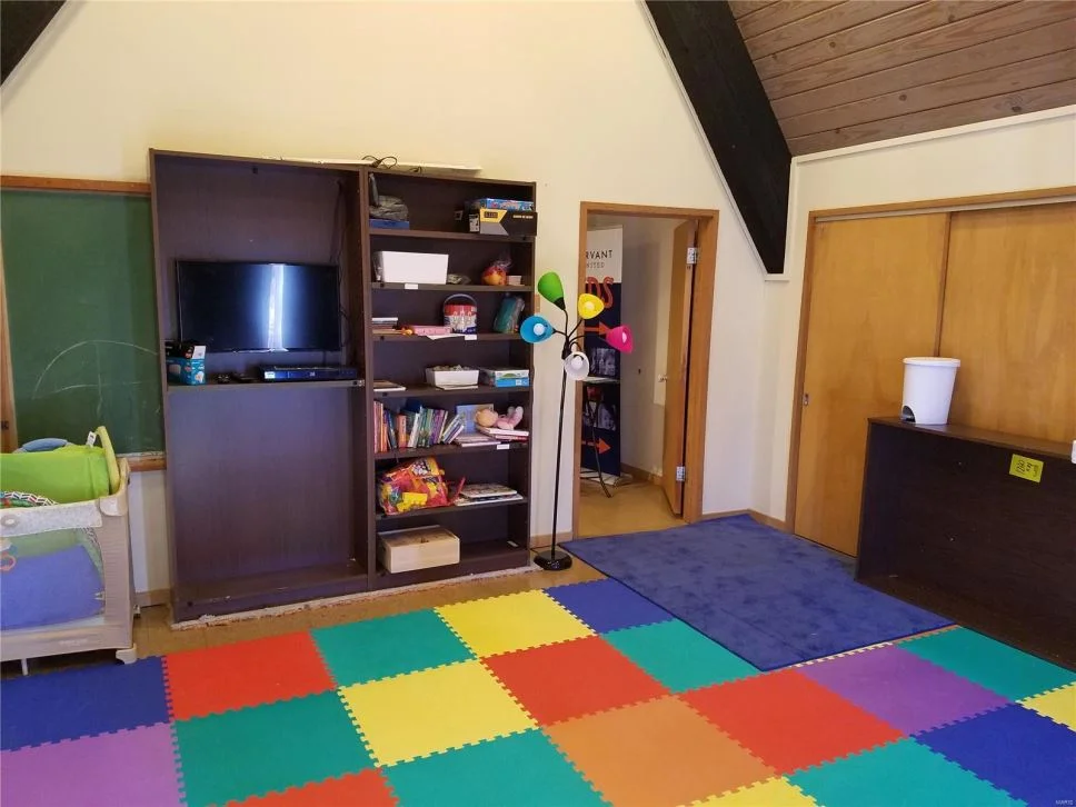 19010387-12-alt.jpgx.jpeg