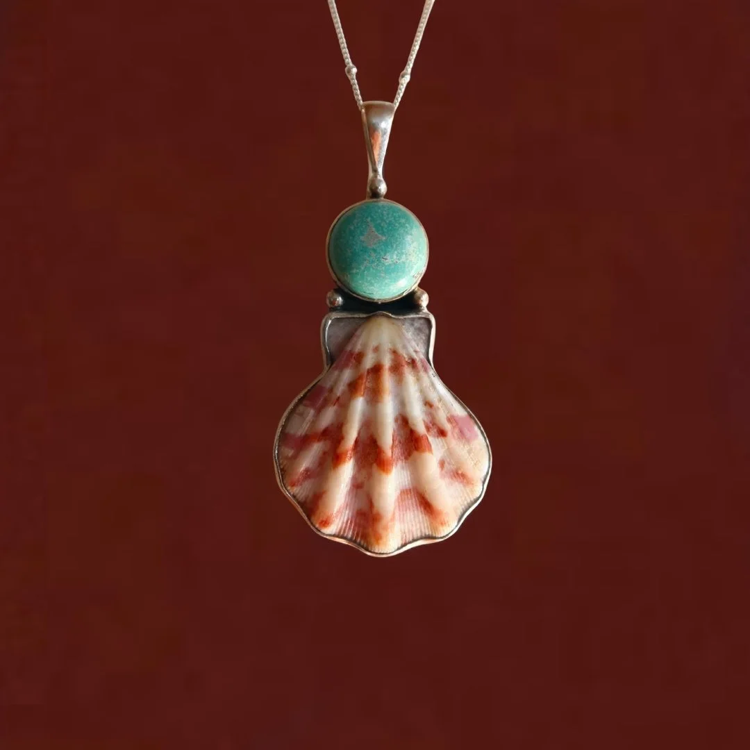 Statement Decatopecten and Turquoises Necklace