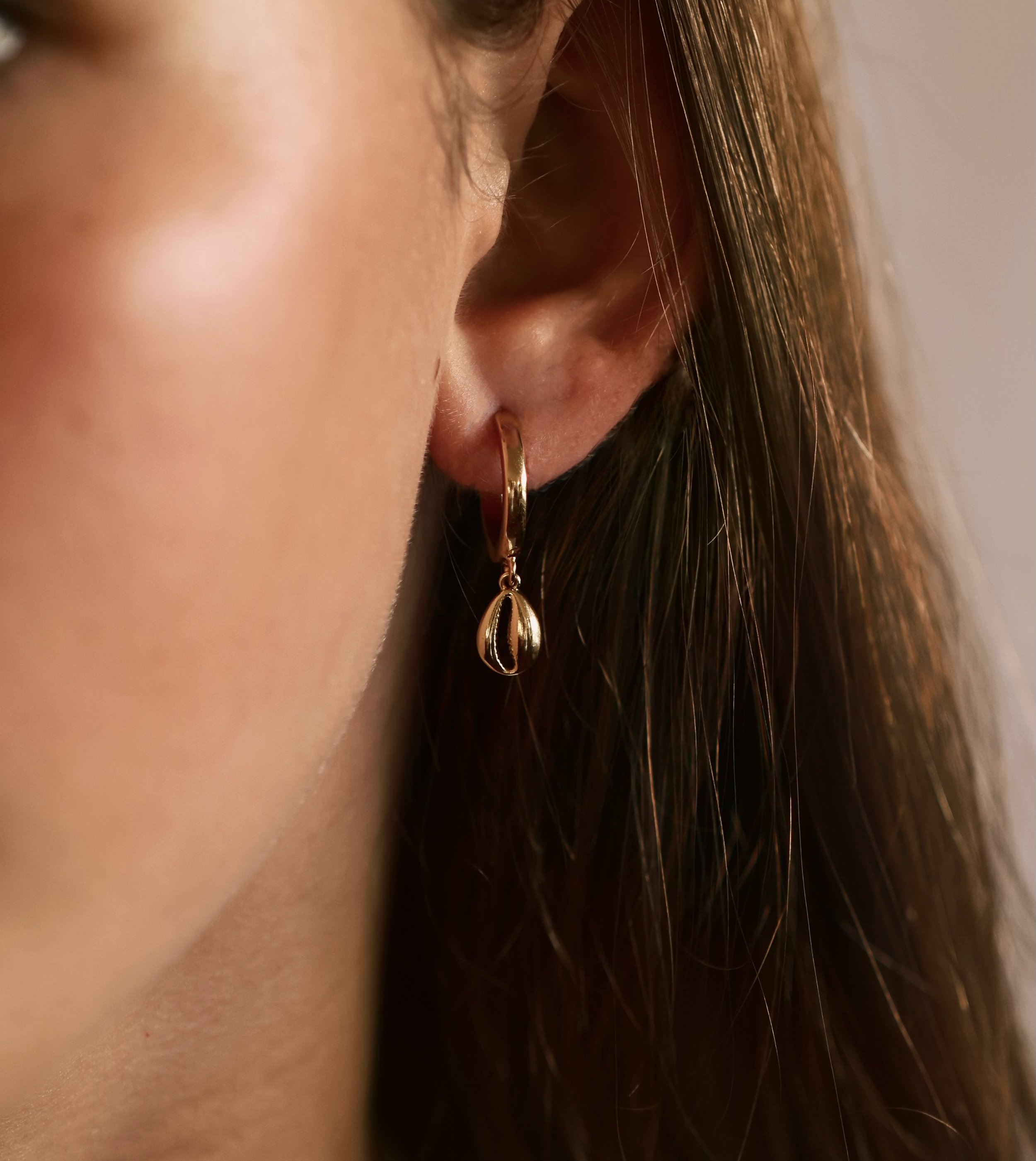 Cowrie shell earrings_10.jpg