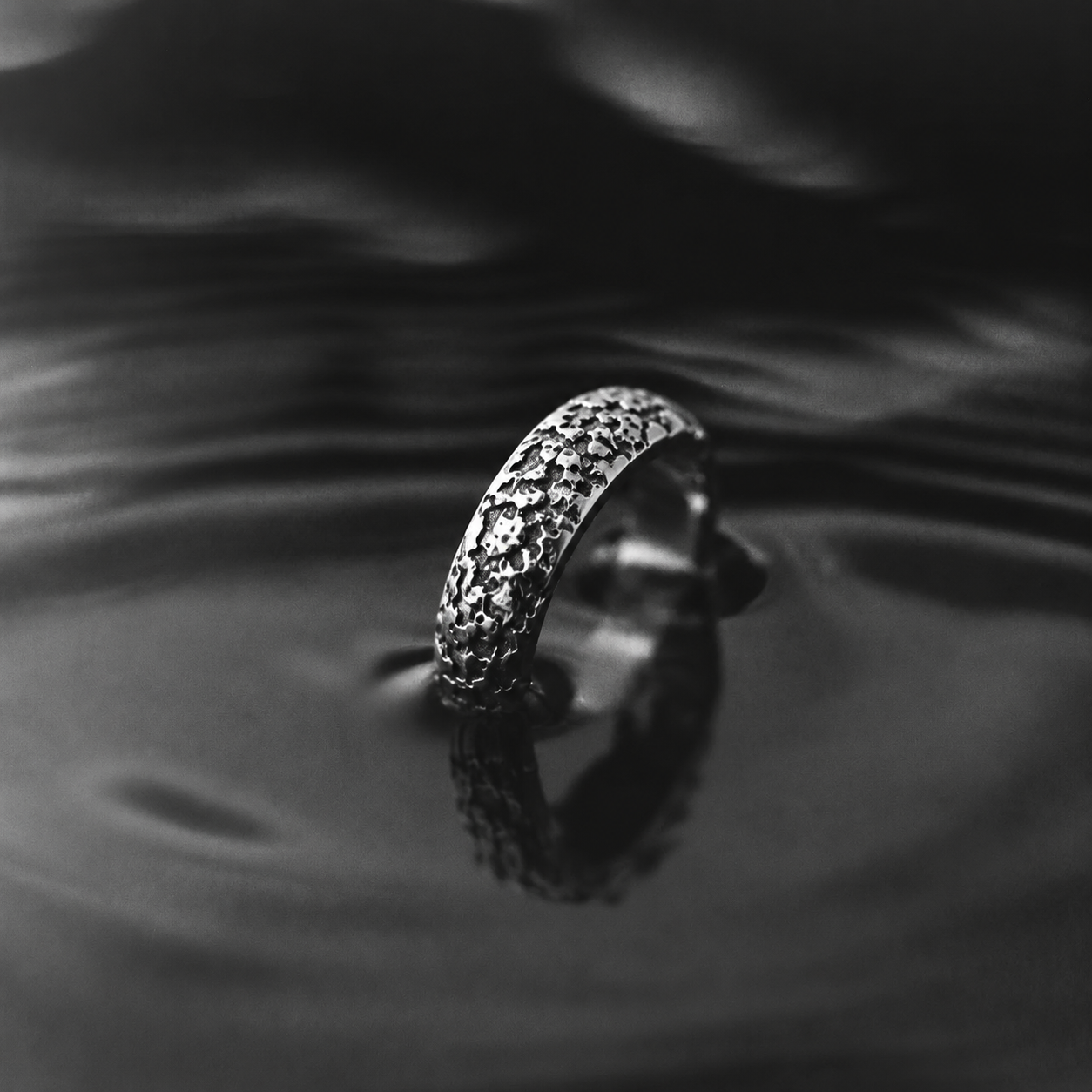 Abyss_ring.png