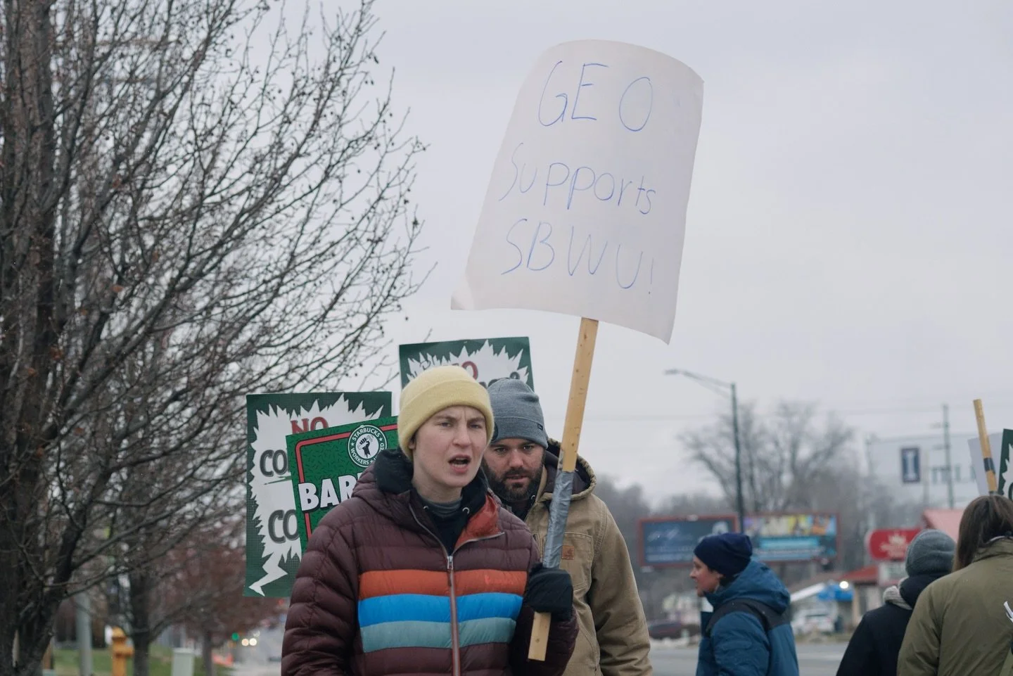 The Starbucks Workers United strike is continuing TOMORROW!

GEO members are coming back to the picket lines. The workers depend on your solidarity. It is a great way to meet new people and FEEL the POWER of the union.

If you have not been on a pick