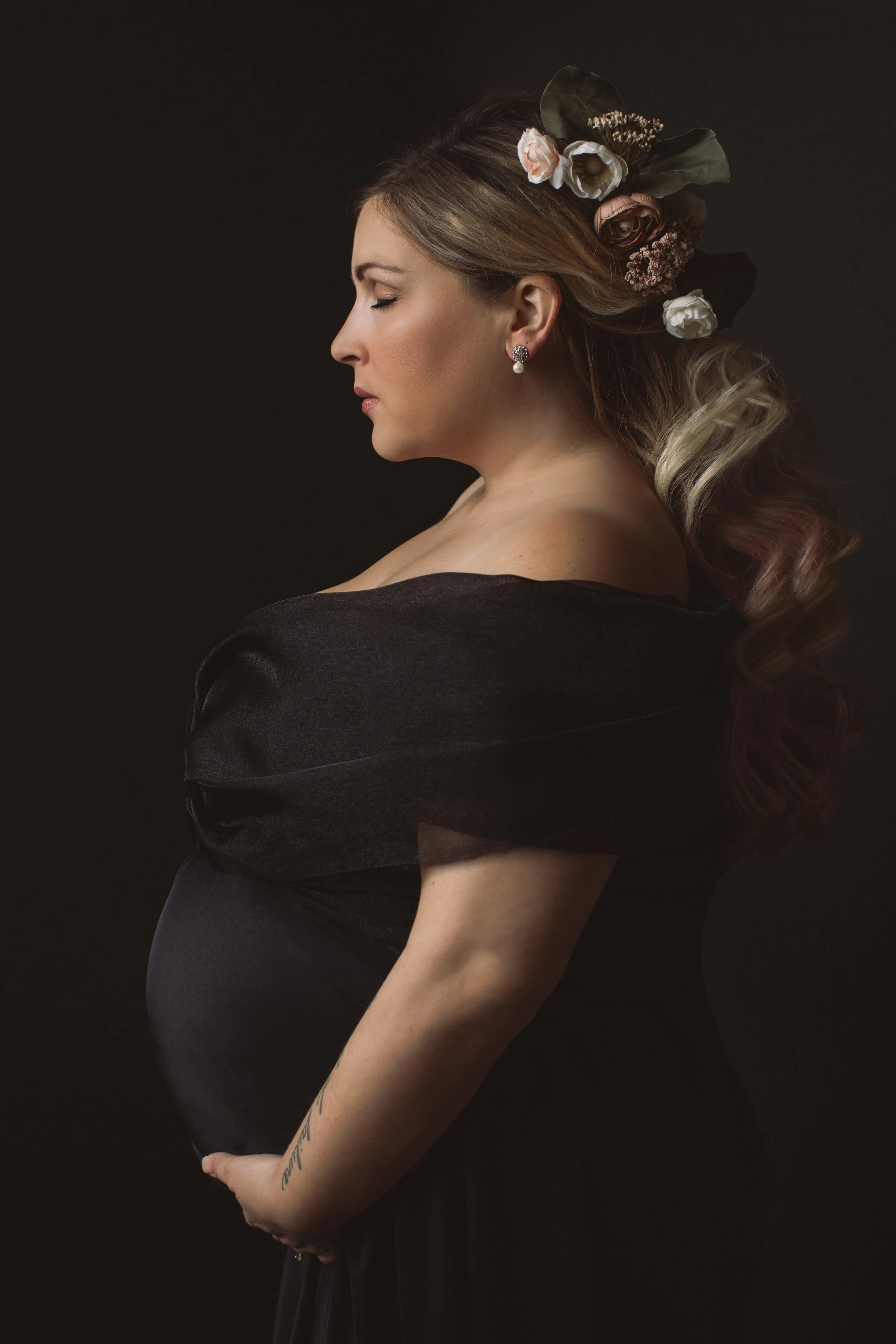 CREATIVE MATERNITY