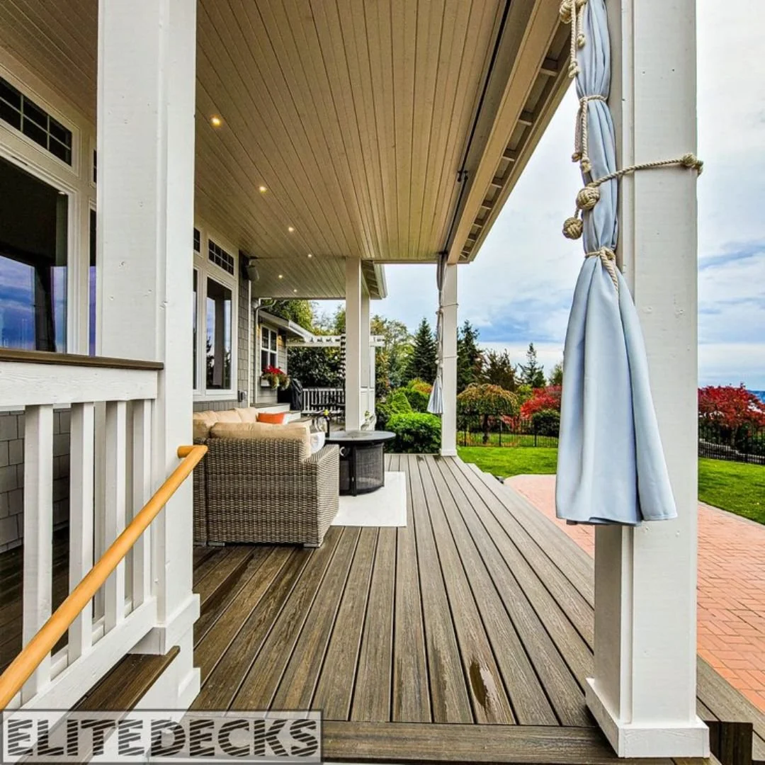 Deck builder in Fox Island