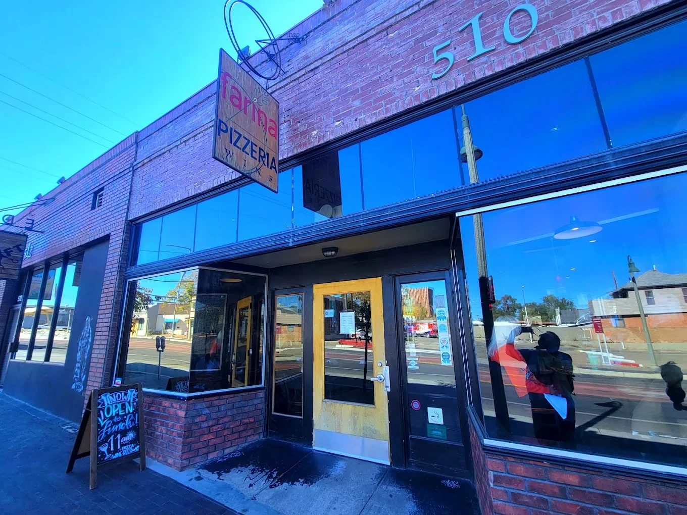 Farina Pizzeria &amp; Wine Bar