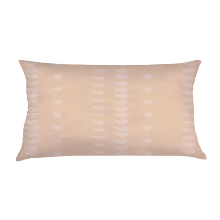 ALMOFADA MEIA LUA (CAPA + RECHEIO) | BEGE | 50X30CM | R$159,00 COD:HOME_0025 CAPAS PODEM SER VENDIDAS SEPARADAMENTE - VALOR R$139,00