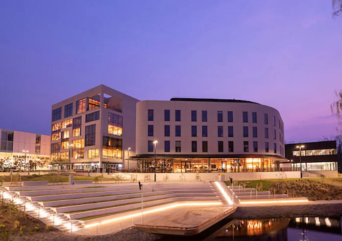 EXCELLENT CAMPUS EXPERIENCE