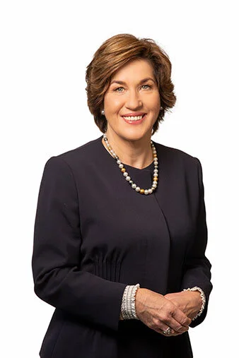 wollongong-chancellor-fulllength.jpg