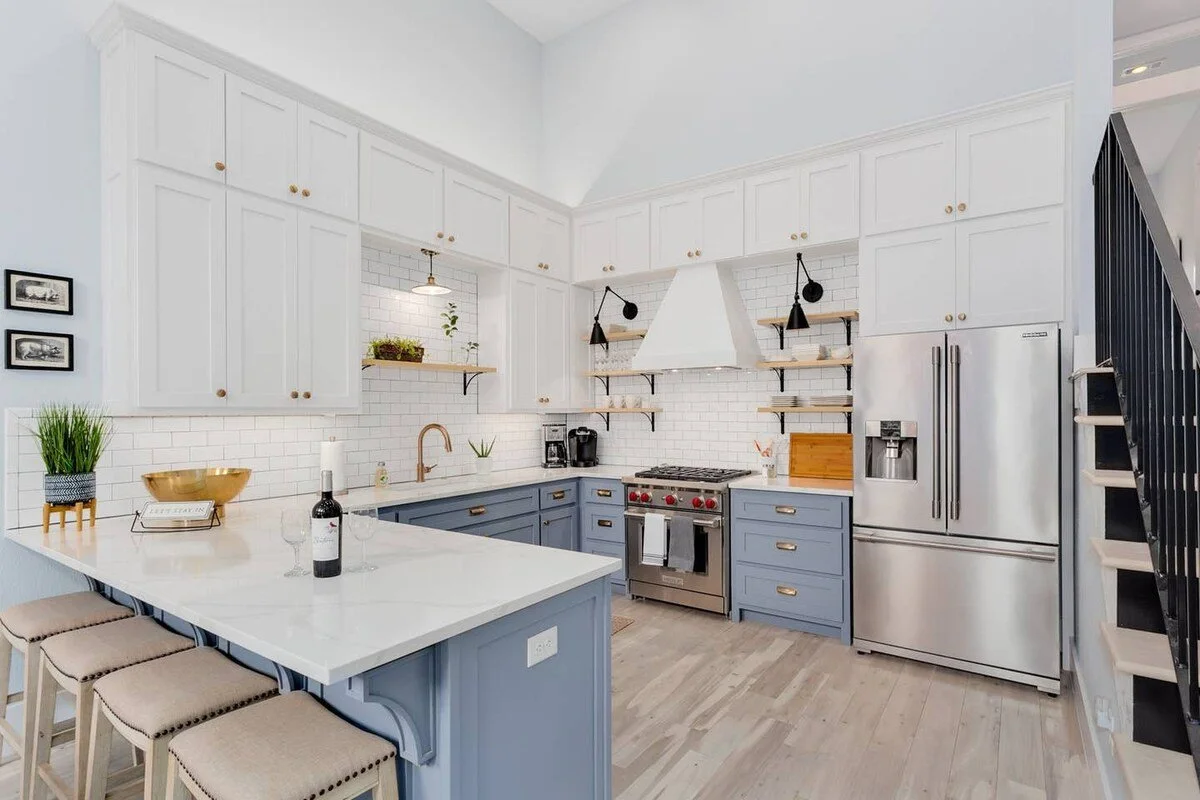 Fully stocked kitchen with everything you'll need to make your favorite dishes.