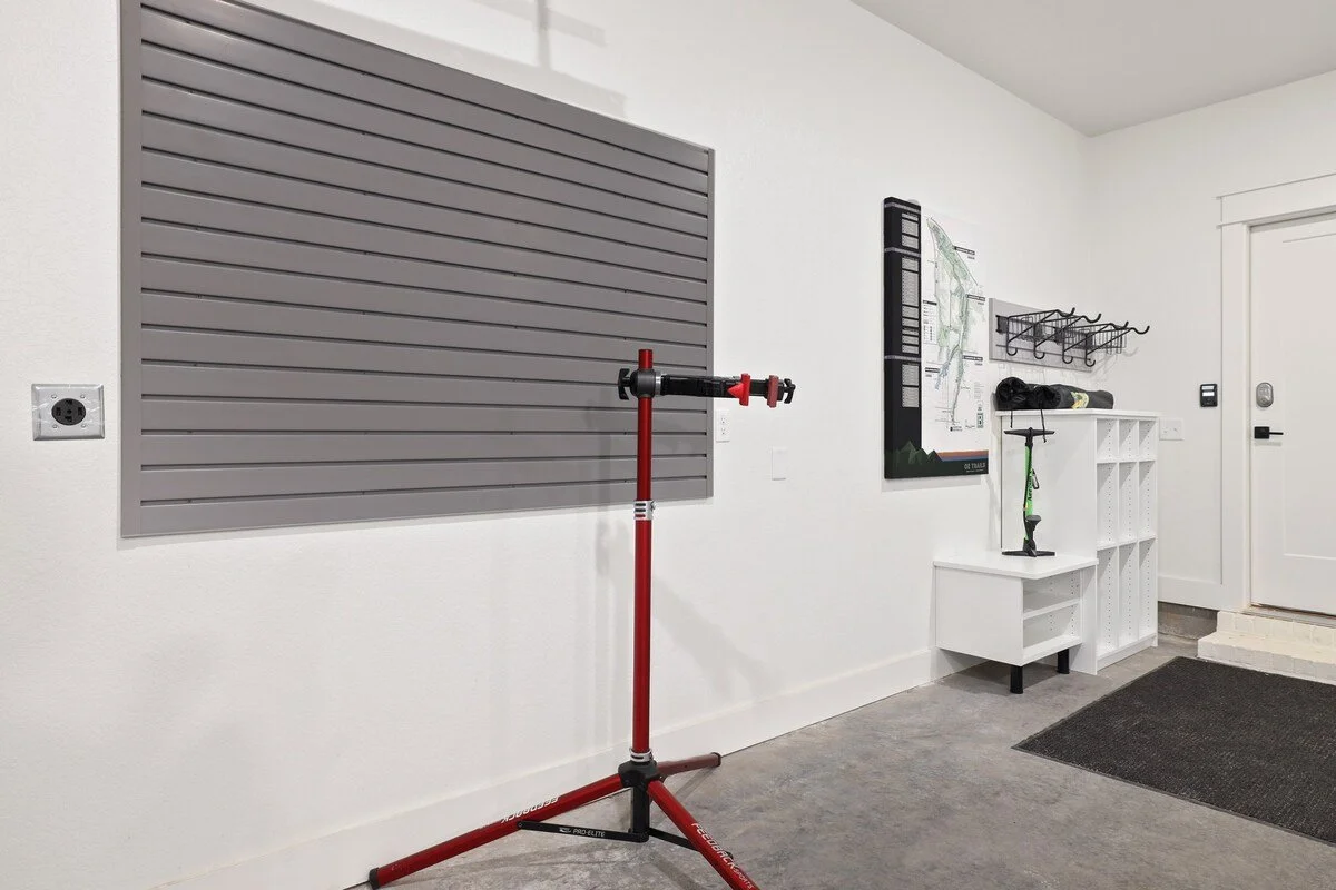 Looking to take on NWA's hundreds of miles of trails? Our garage is fully equipped with bike racks, air pump and trail map.