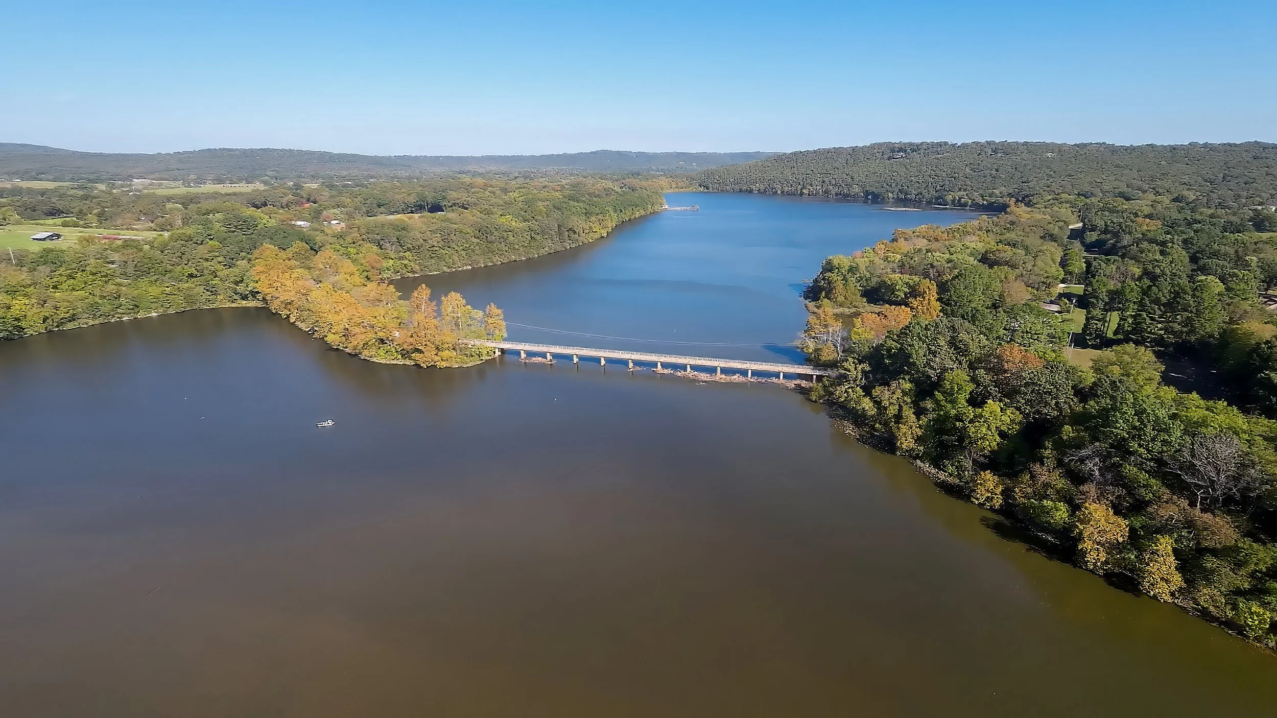 South Woods is only 1 mile to Lake Sequoyah. 4 inflatable kayaks available!