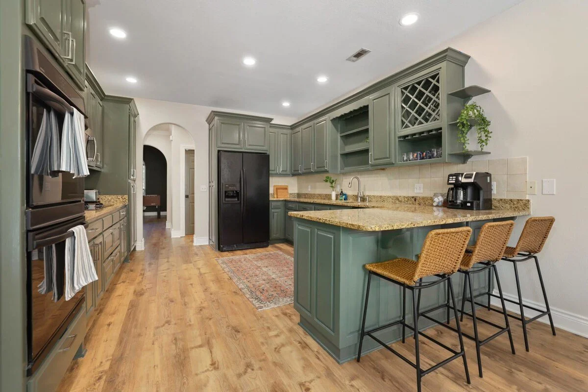 Entertain your crew in our fully stocked kitchen, complete with barstool seating and all the essentials you need to create your favorite meal, baked good or cup of coffee.