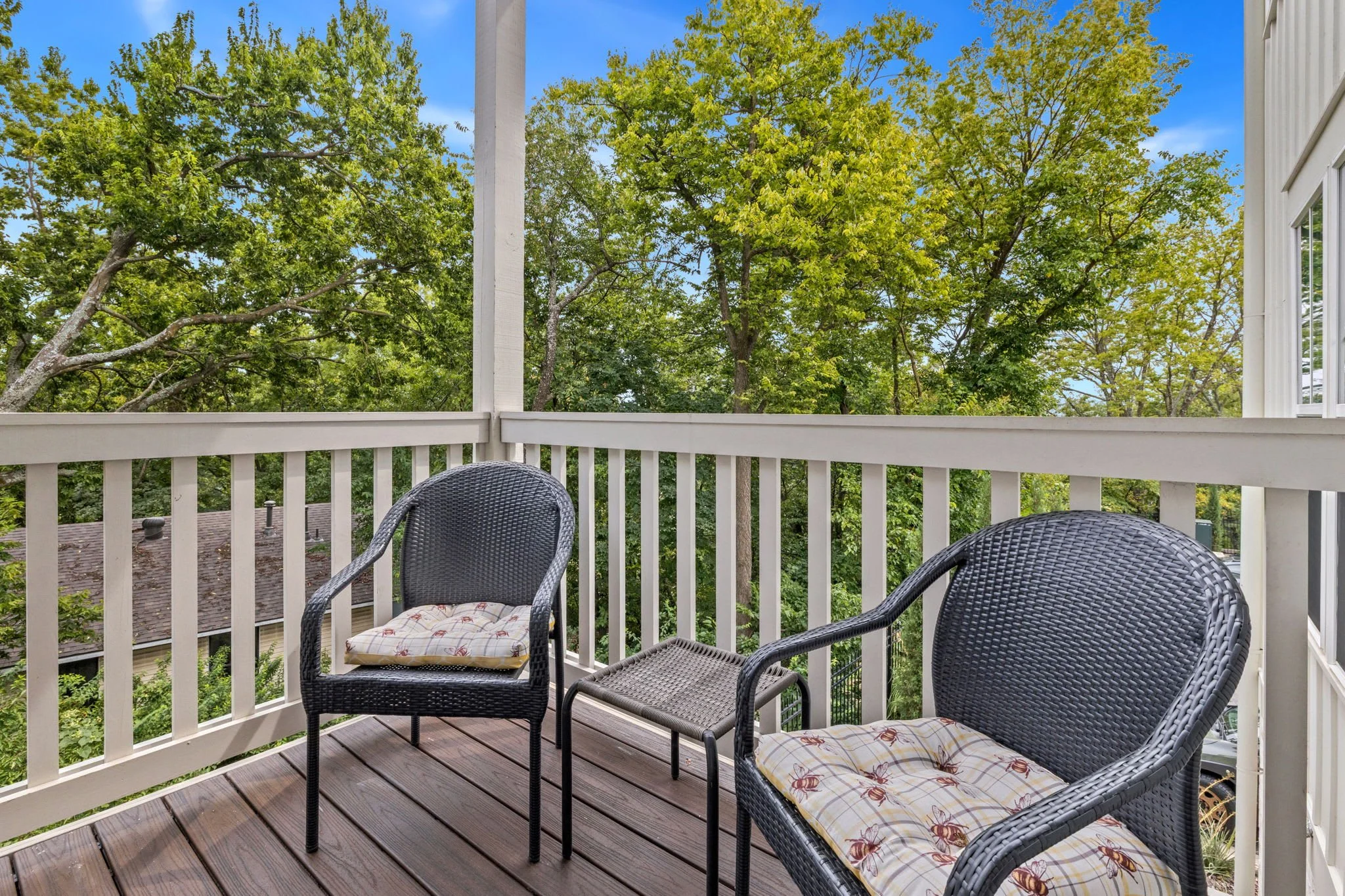 Small patio off the living room.