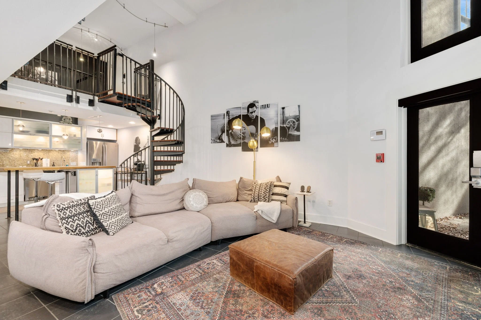 Throughout the apartment, find fun decor of your favorite music legends of the 60's and 70's — echoing the atmosphere of the Entertainment District.