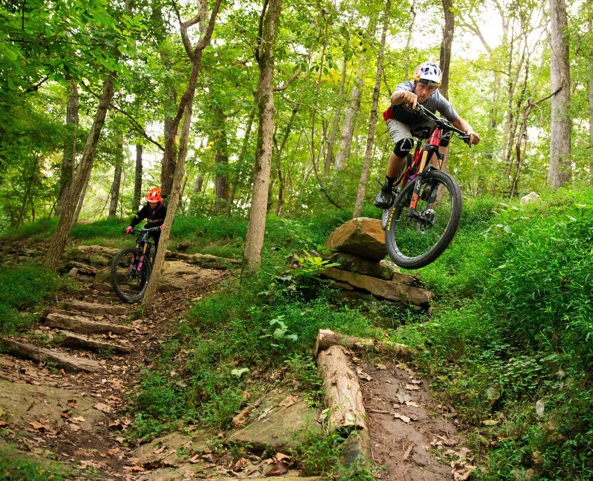 MTB-friendly — Hop on the Black Apple Creek Trail to access the extensive MTB trails throughout NWA. Black Apple Creek bike trail connects to the Razorback Greenway and Slaughter Pen Trail!