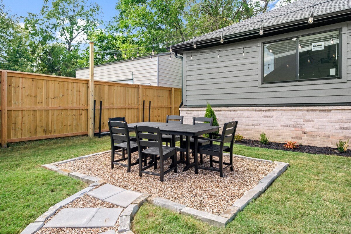  6-person Dining Seating...