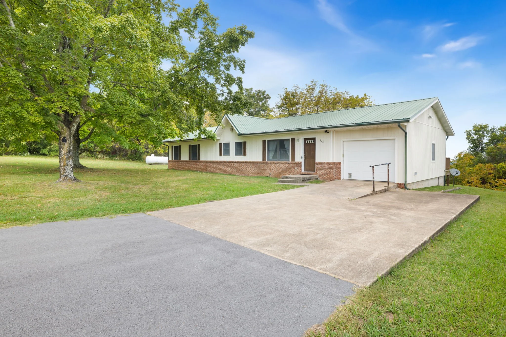 RV Electrical Outlet available for guest use (it can also be used to charge an electric vehicle with the right adapter).