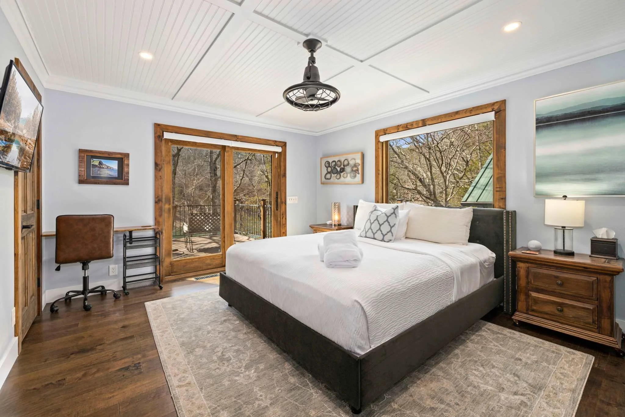5 bedrooms. Sleeps 12!